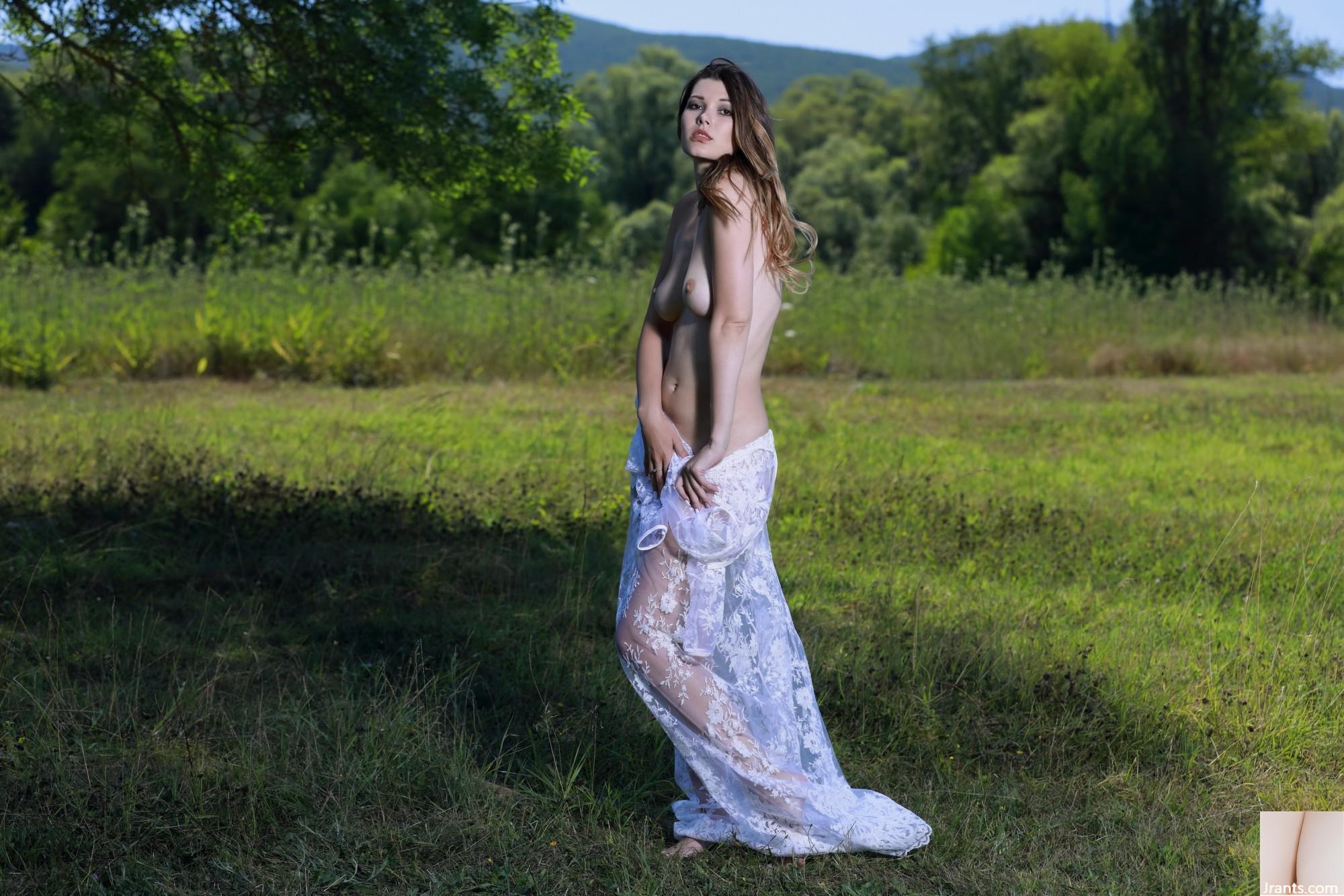Stefania Beatty &#8211; Présentation (122p)