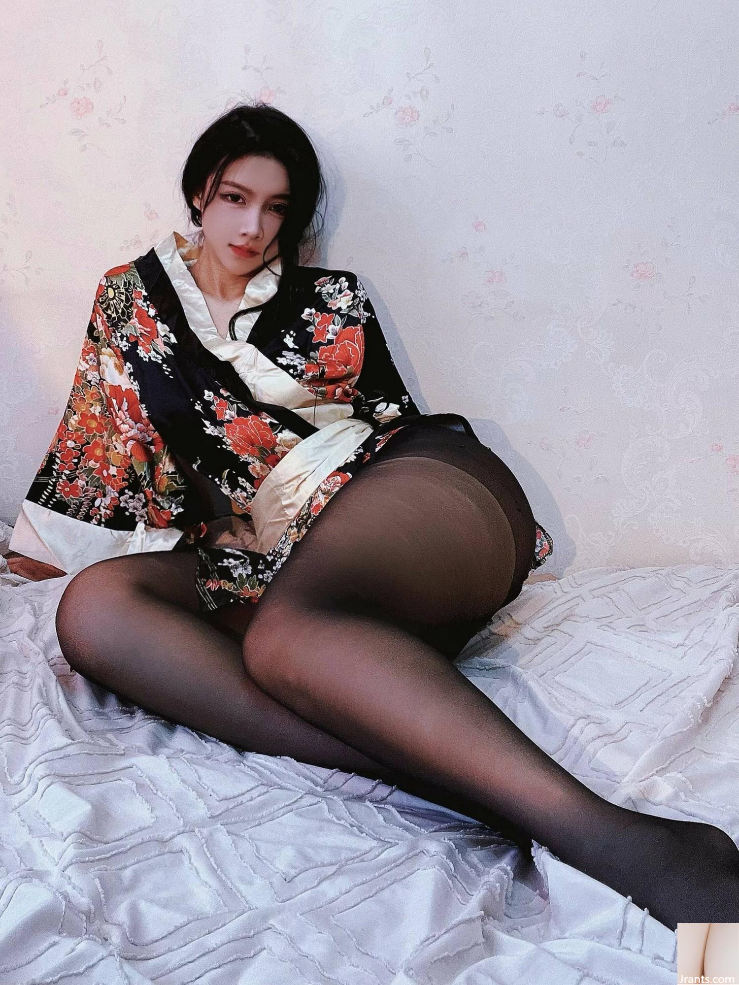 (مجموعة عبر الإنترنت) Girlmare Girl Sister Lalion Micro-Circle &#8220;Black Stockings&#8221; VIP Exclusive (102p)
