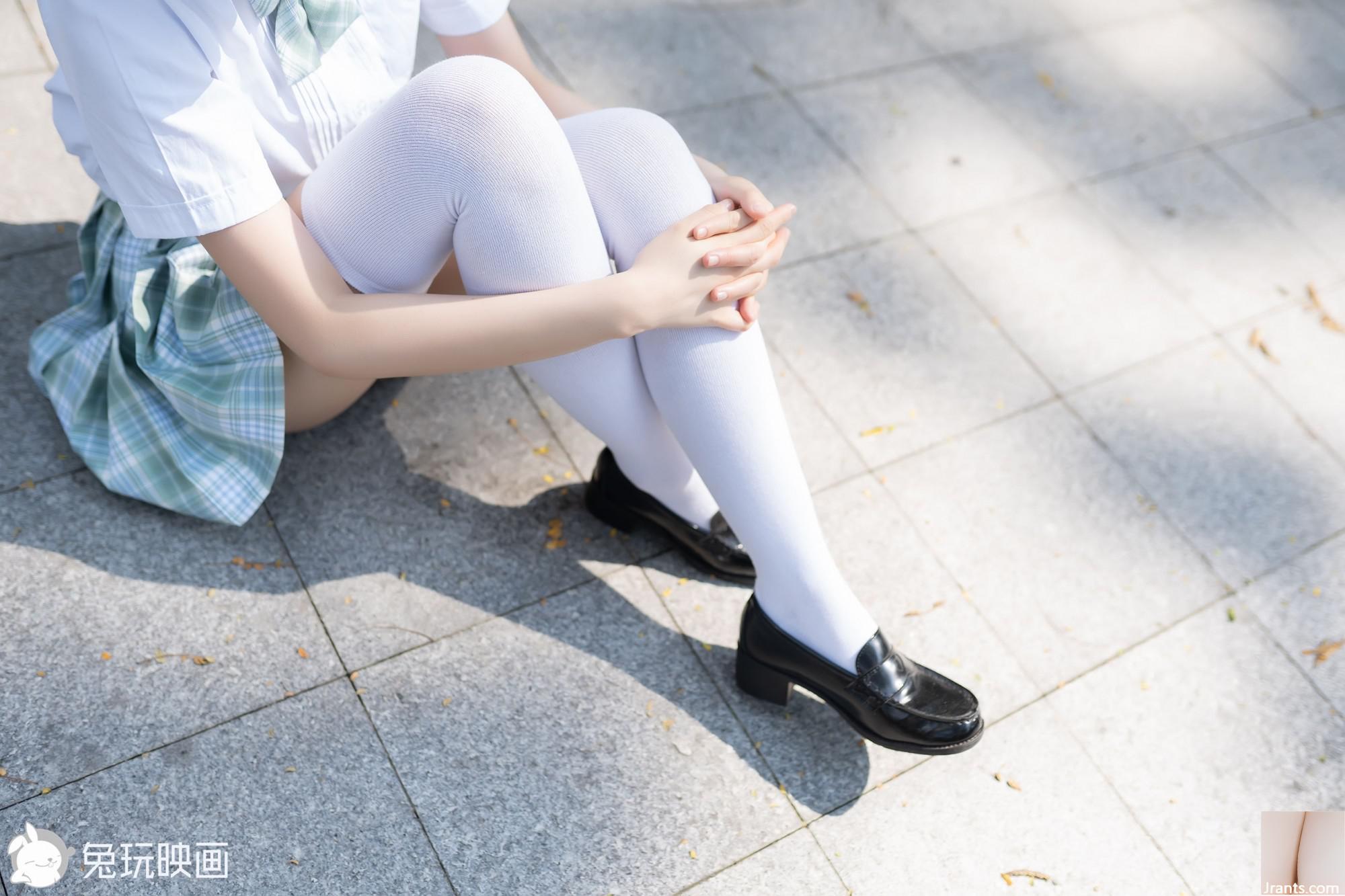 (Kaninchen spielt mit Filmen) &#8211; Möchten Sie mich im Sommer begleiten (40p)