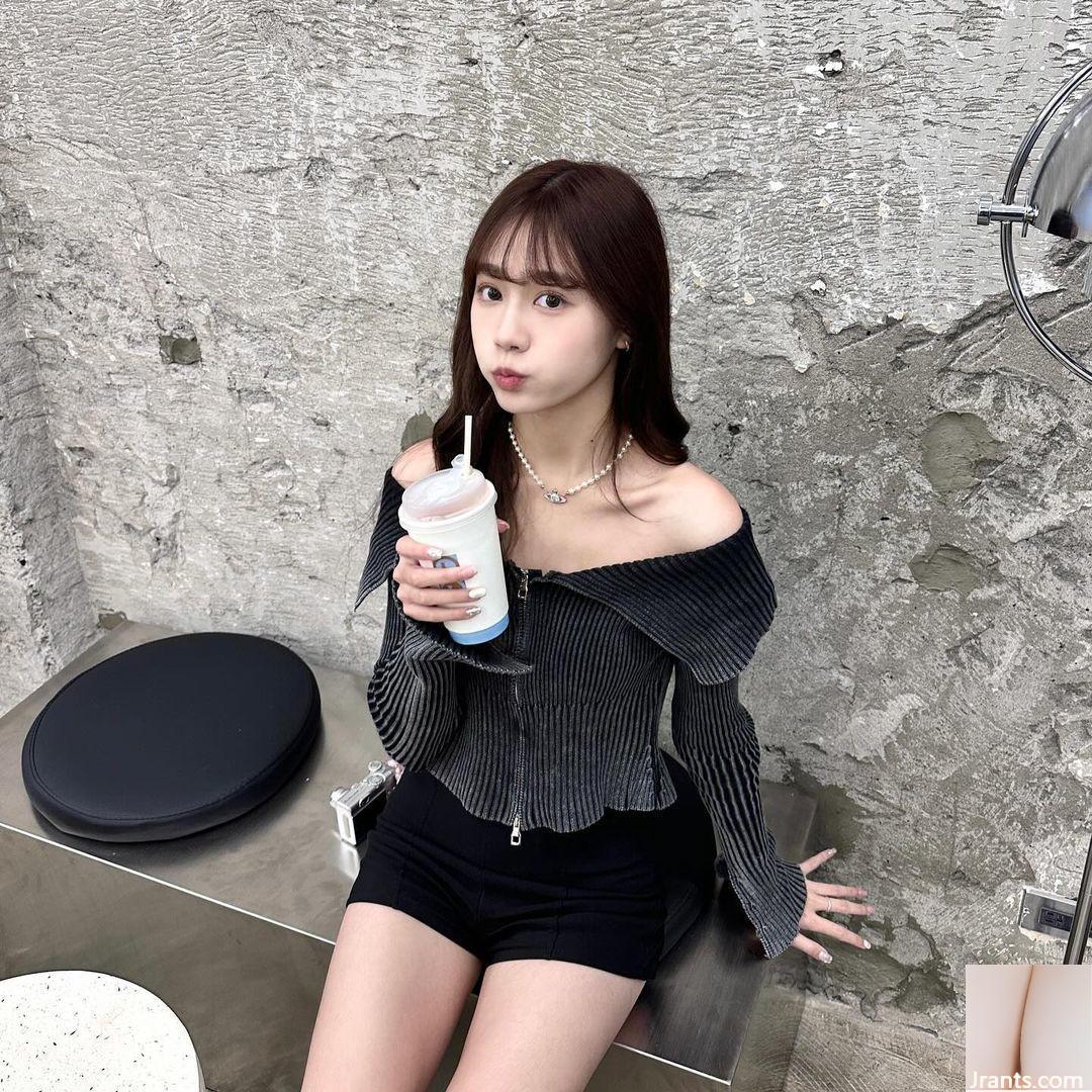 &#8220;Joan&#8221; manis dan seksi dan menarik (21p)