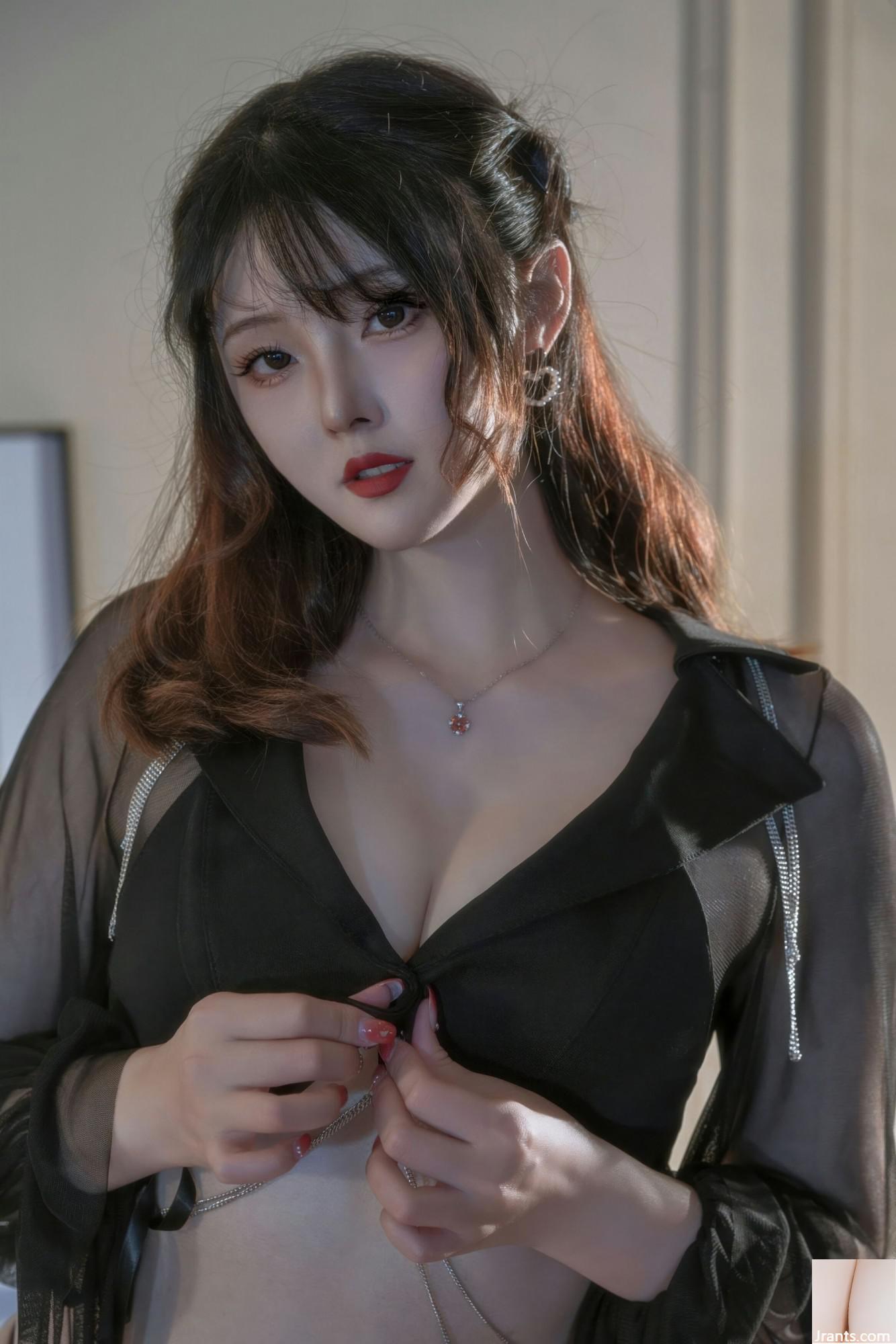 (Collezione online)  Welfare Girl &#8220;Haunted OL&#8221; VIP di Xia Xiazi (56p)