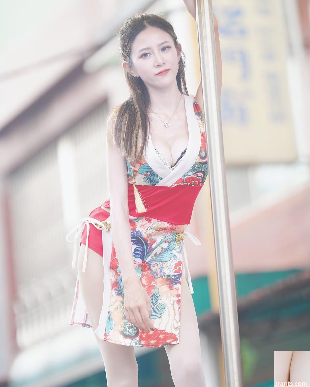 단단하고 통통한 &#8220;Cai Mosquito&#8221;Deep v Super Fierce 피겨 모두 노출된다 (24p)