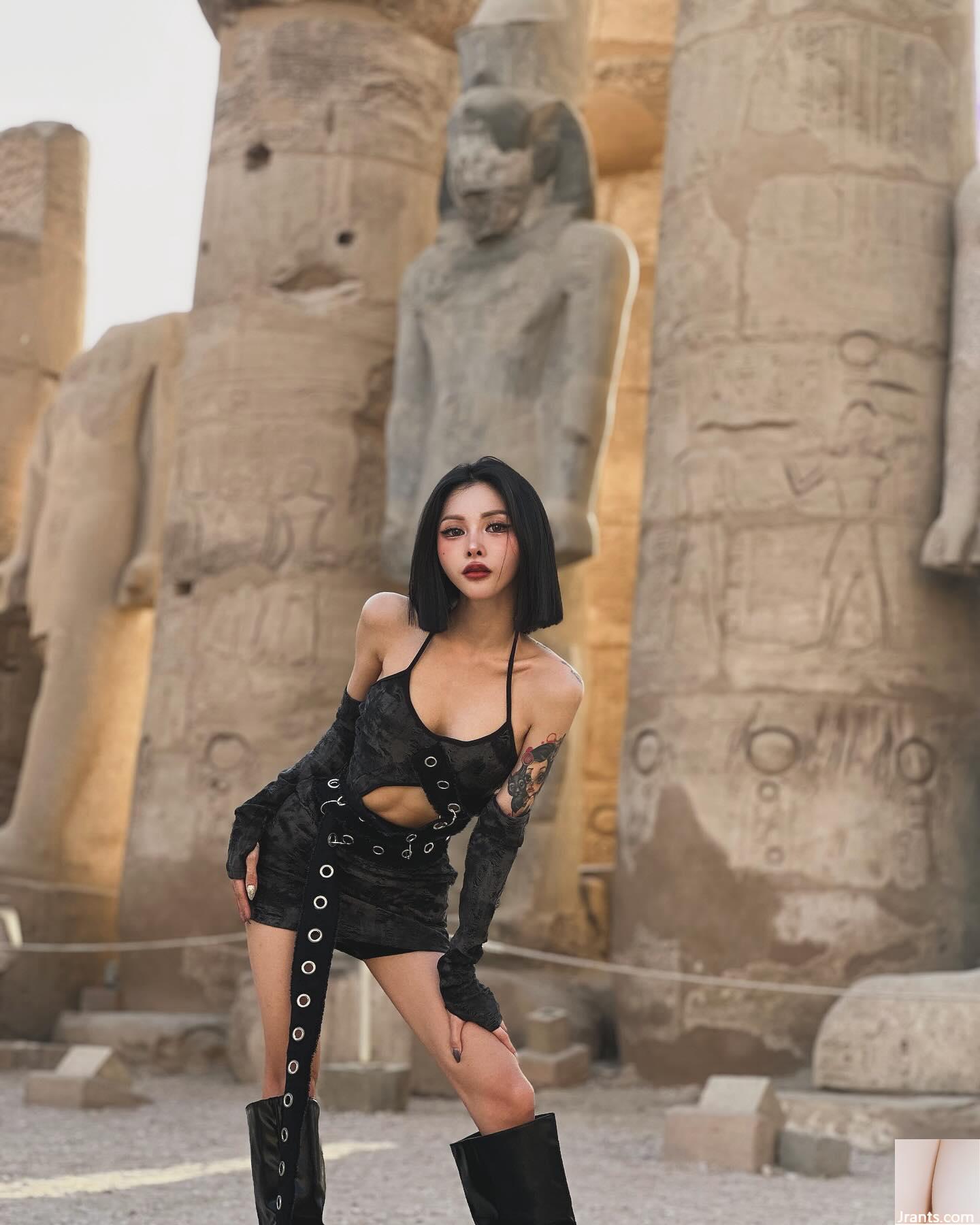 Le sourire signature est si doux. « Red-Eye Daji » charmera votre cœur avec un seul look (23p)