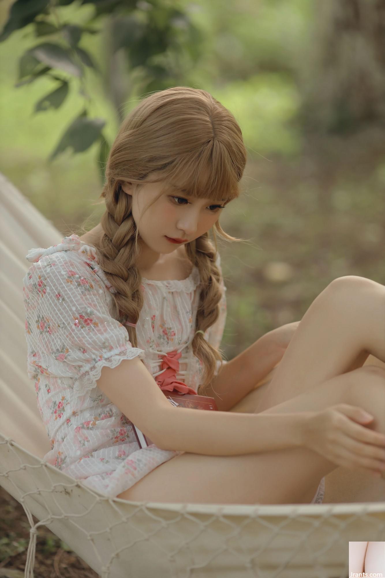 Goldfish Kinngyo &#8220;Heart Fallen&#8221; (57p)