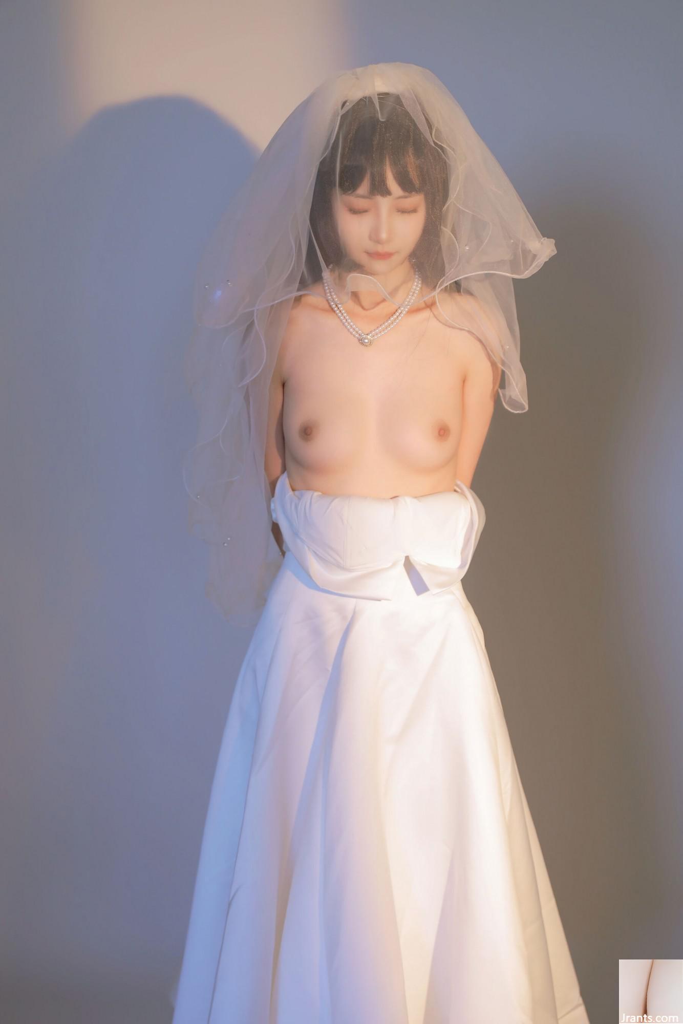 Goldfish Kinngyo &#8220;Your Bride&#8221; (56p)