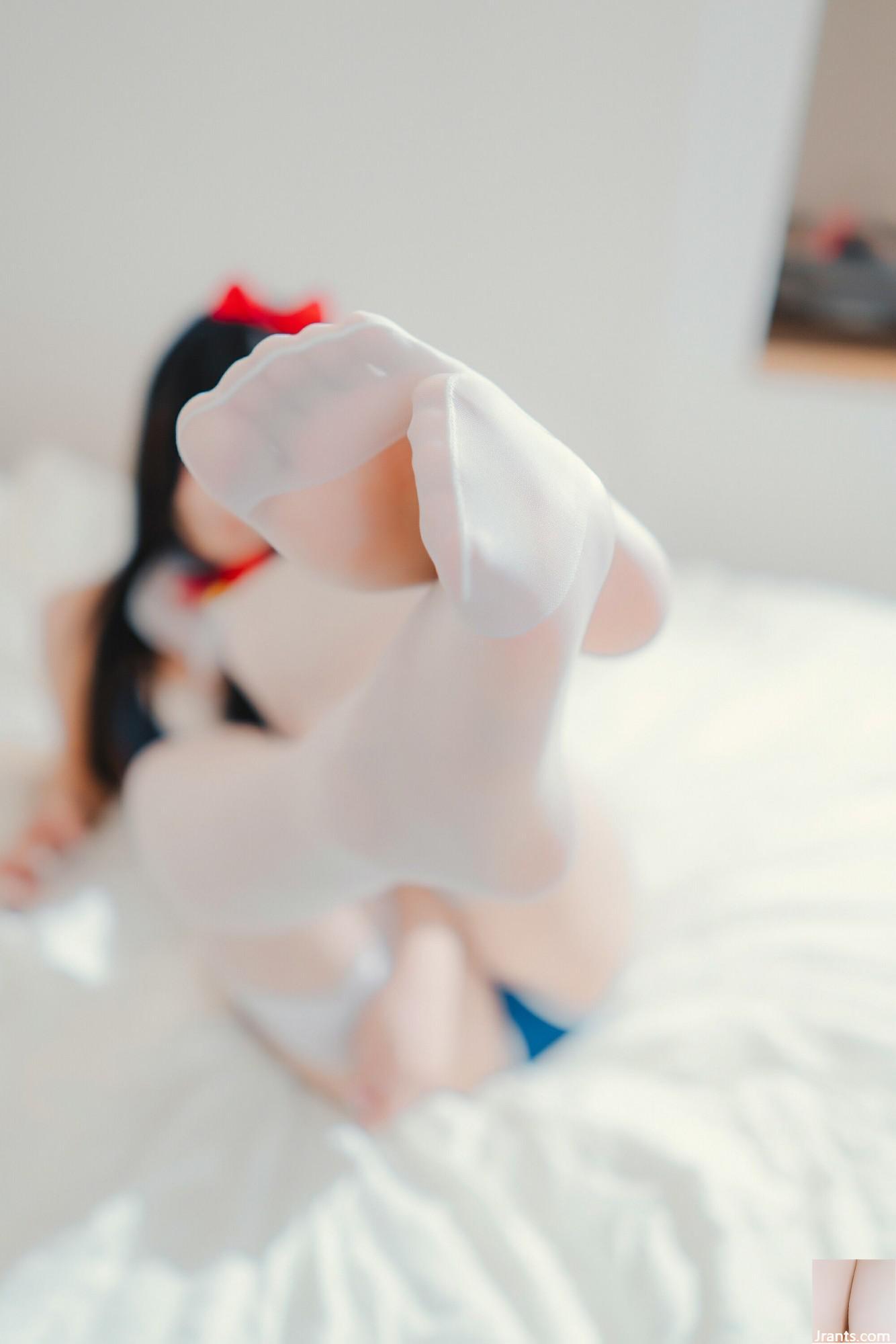 (مجموعة عبر الإنترنت) Girlmare Girl Matsuto Yoshisaka &#8220;White Silk Cat Girl&#8221; VIP Exclusive (75p)