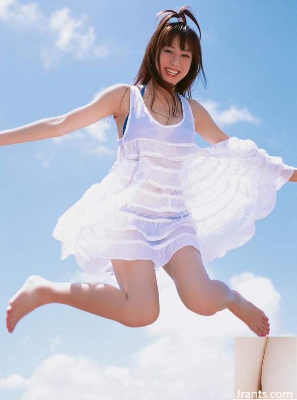 Bikini Beauty Sugimoto عکس جالب از ساحل (35p)