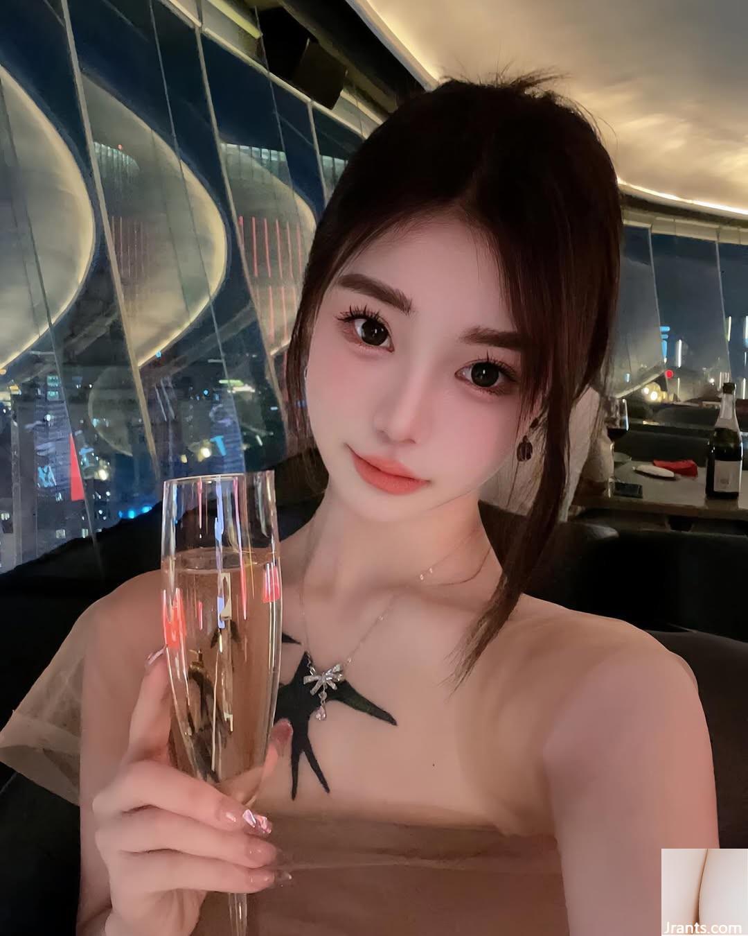 Gadis cantik &#8220;Qianqian&#8221; super panas dan manis terlihat terlalu cantik (22p)