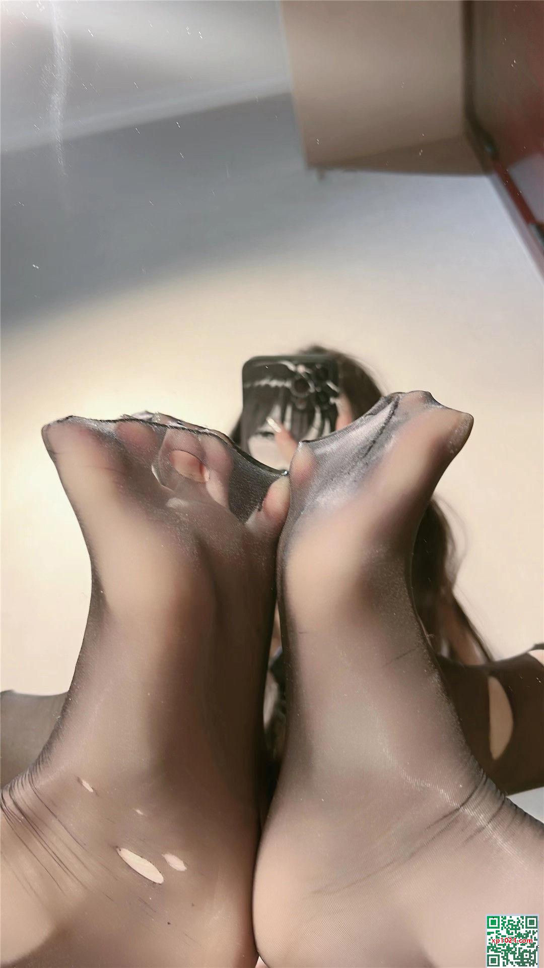 Page Chen Yyyy &#8211; Talons hauts en cuir breveté 2.0 (41p)