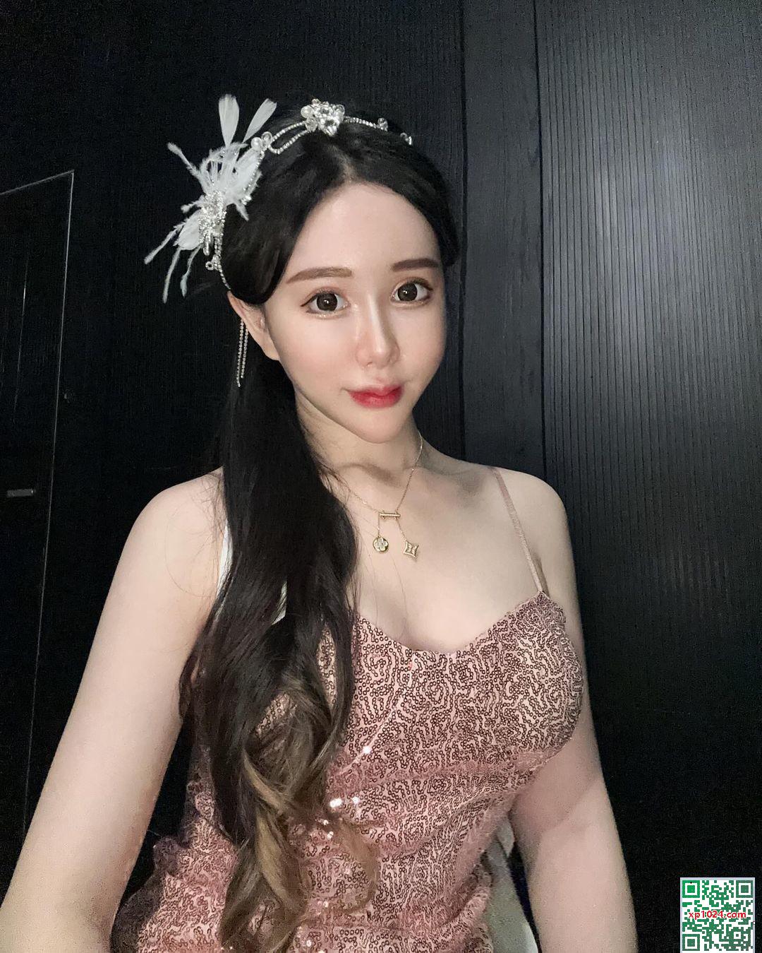 Une belle fille avec une figure de premier ordre « Miki_miki » (21p)