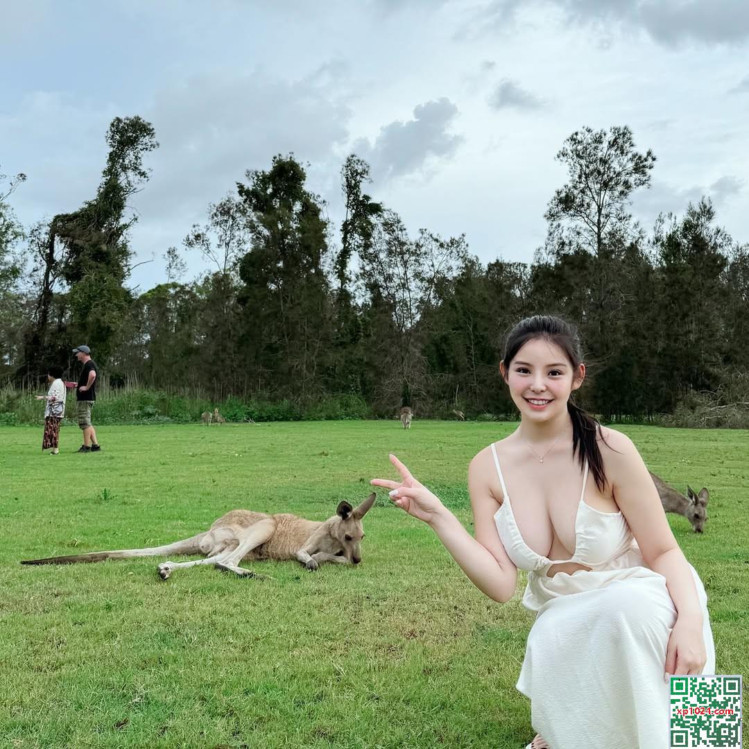 « Ziyi Cynthia » bombarde votre vue avec une perspective chaude (19p)