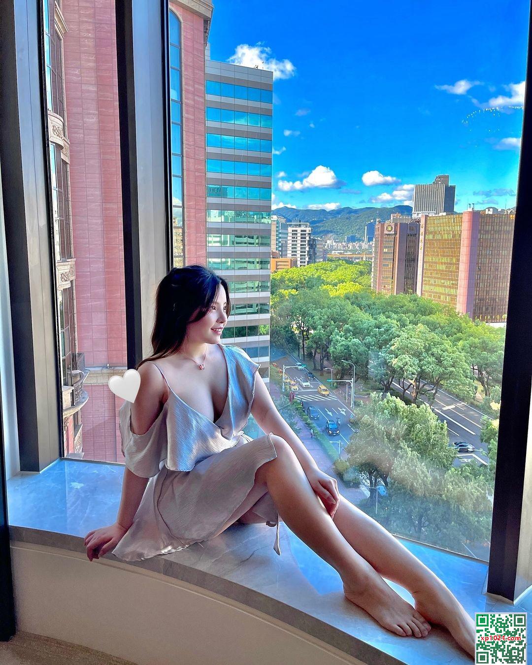 « Ziyi Cynthia » bombarde votre vue avec une perspective chaude (19p)