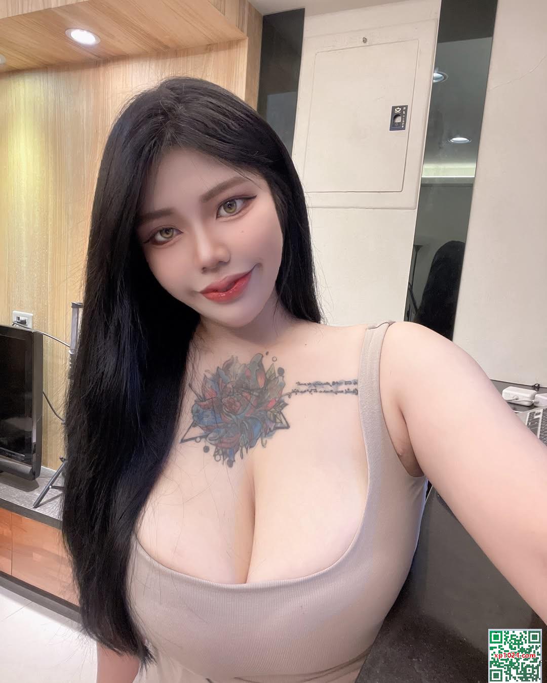 « Bambi » Super douce et exquise Beauty (21p)