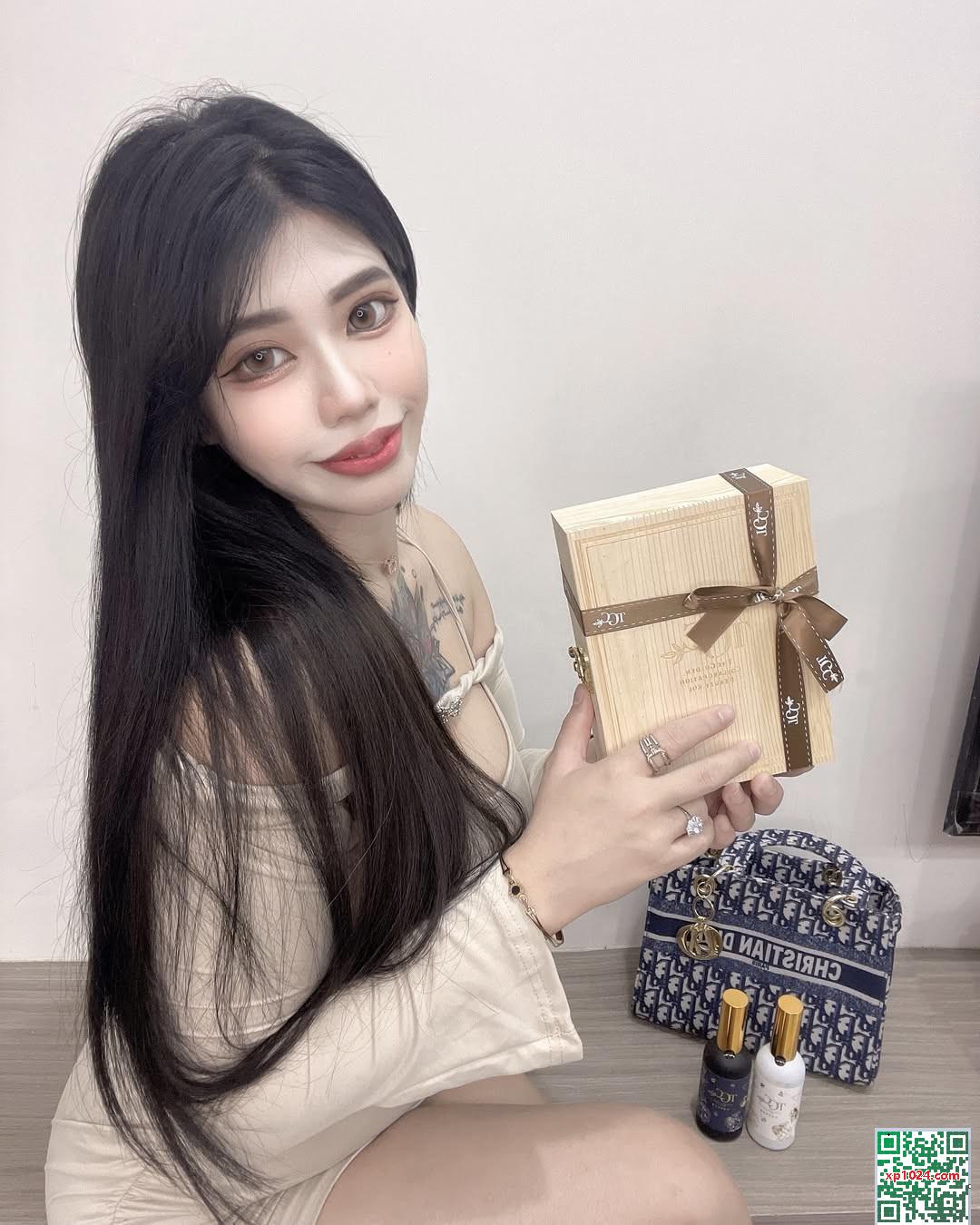 « Bambi » Super douce et exquise Beauty (21p)