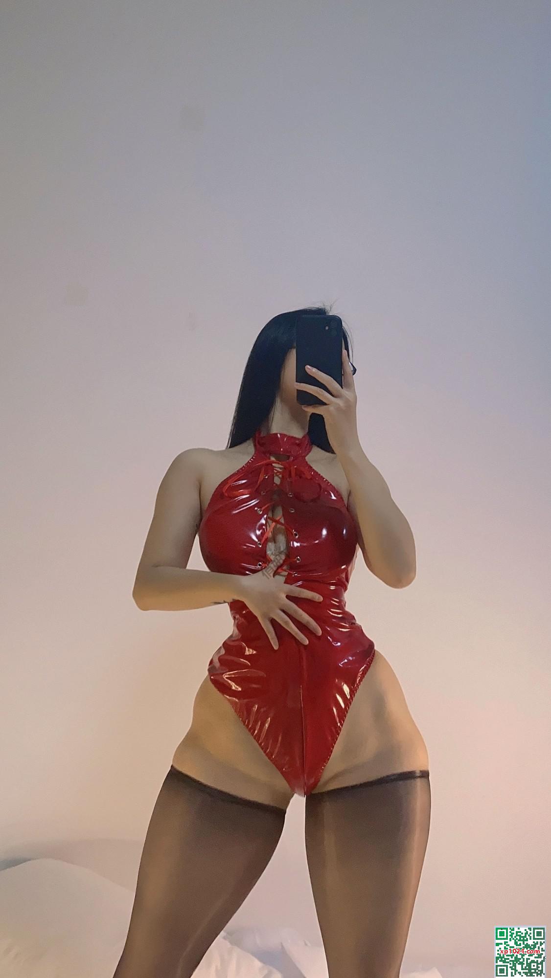 Qiao Niuqianiutt &#8211; ملابس جلدية حمراء (33 نقطة)