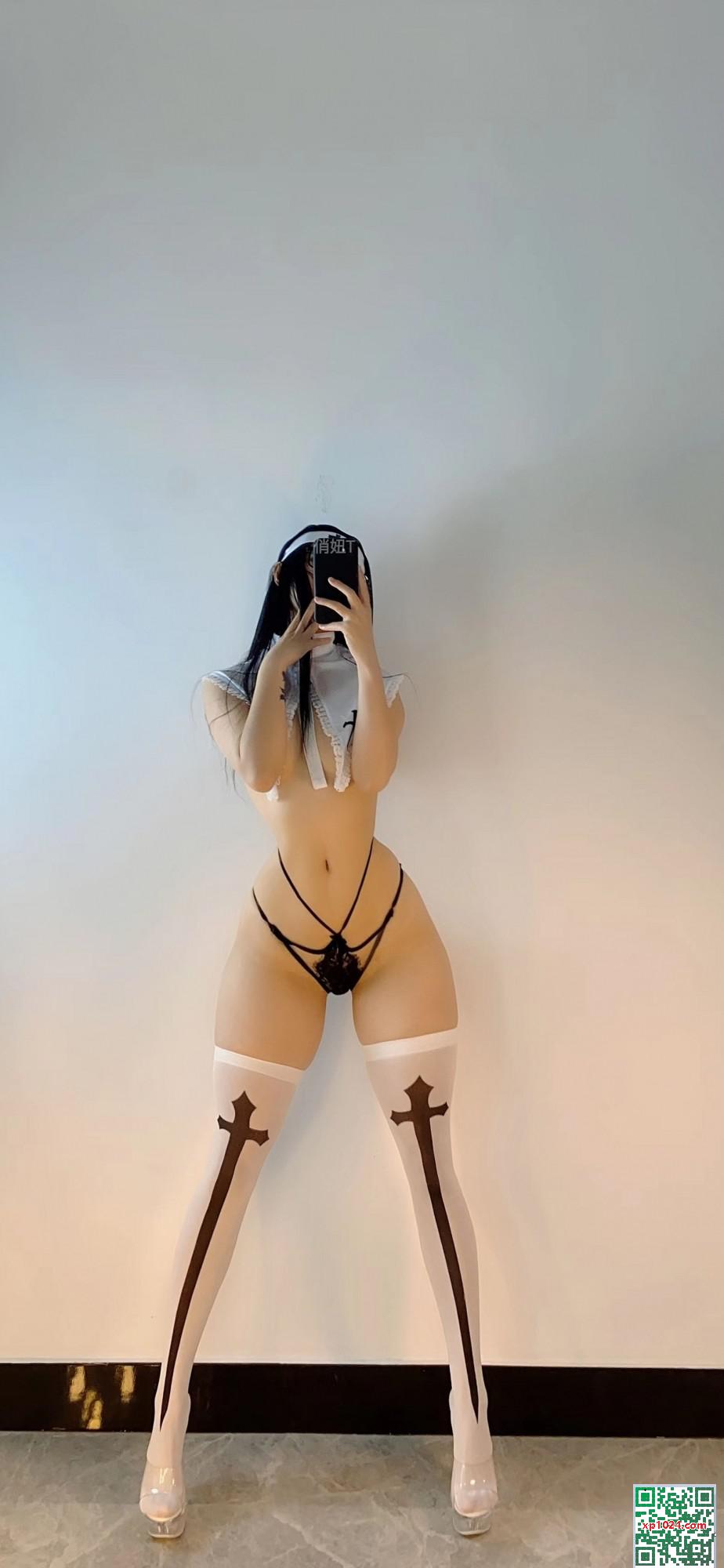 The Pretty Girl Qianiutt &#8211; Crazy Nun (24p)