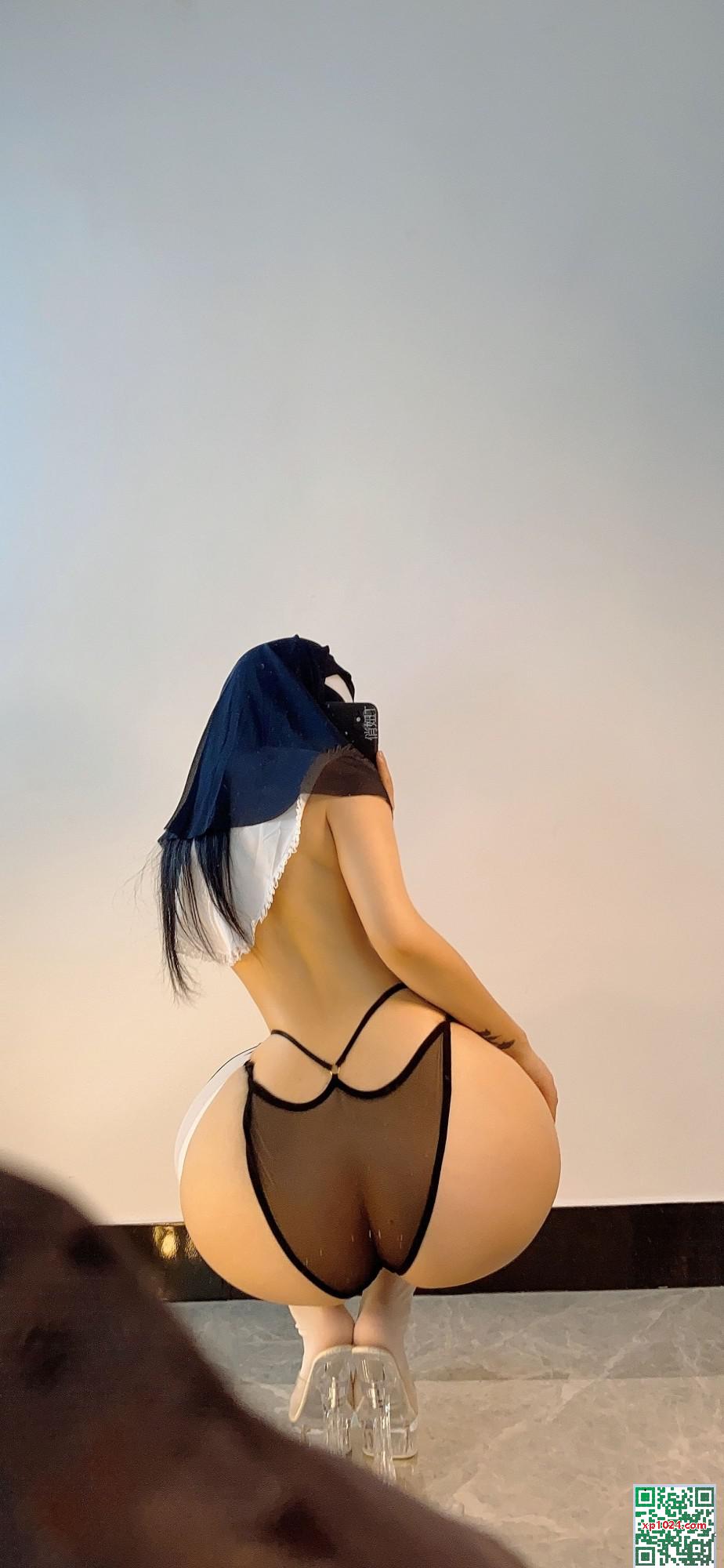 The Pretty Girl Qianiutt &#8211; Crazy Nun (24p)