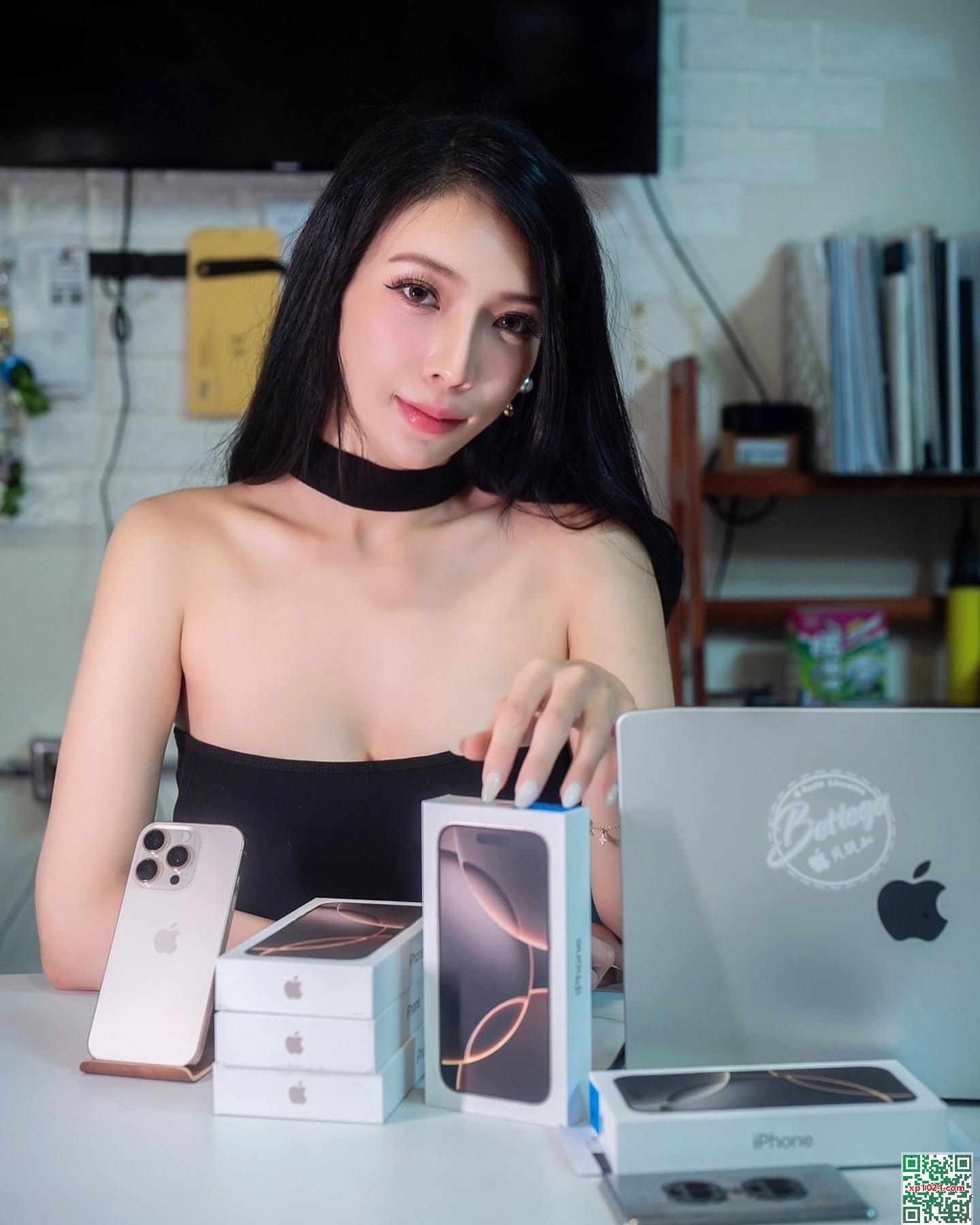 Tempérament de reine « Lin Mike » avec une taille fine et des seins (20p)