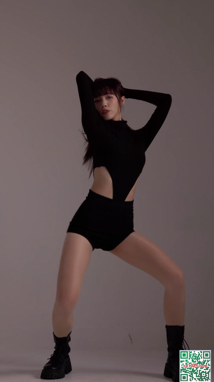« Abby_lin Xialei » Tempérament de reine avec une taille mince et des seins (34p)