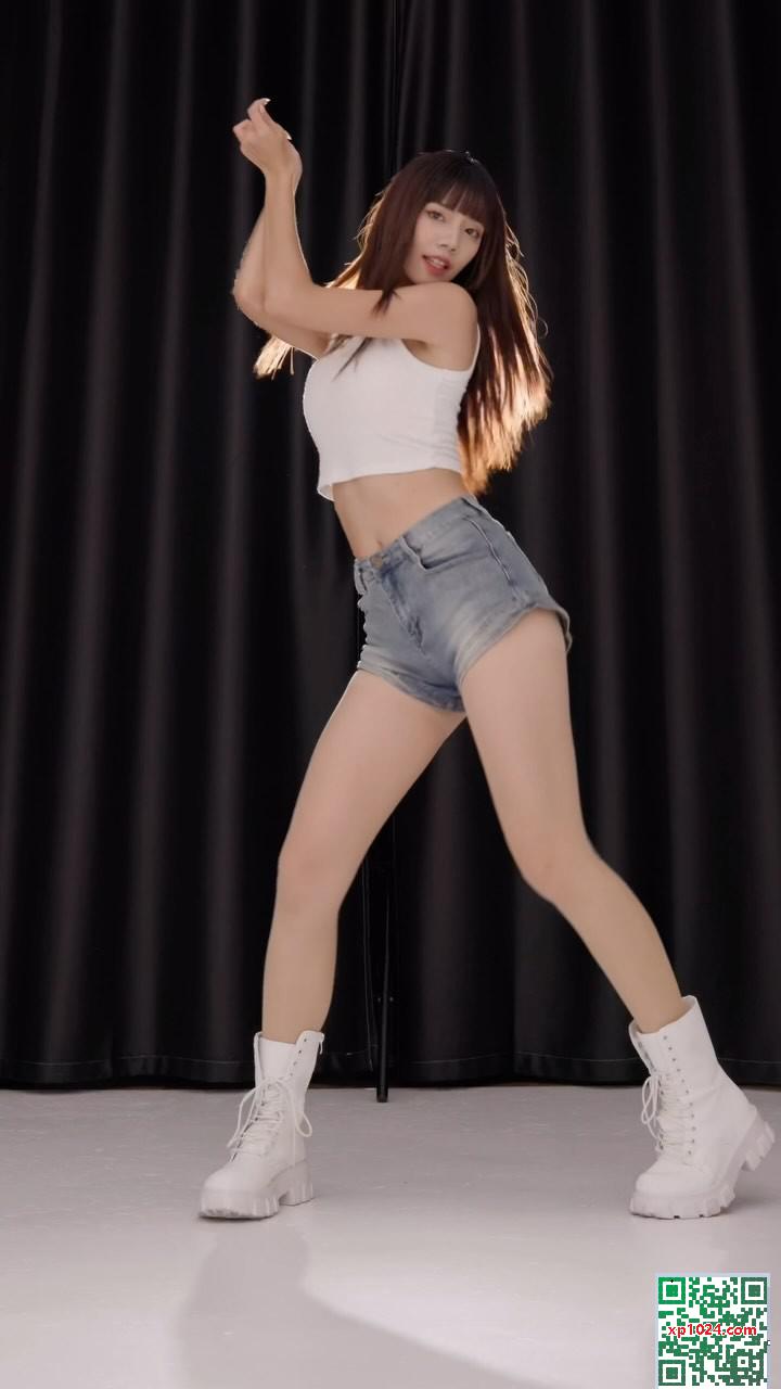 « Abby_lin Xialei » Tempérament de reine avec une taille mince et des seins (34p)