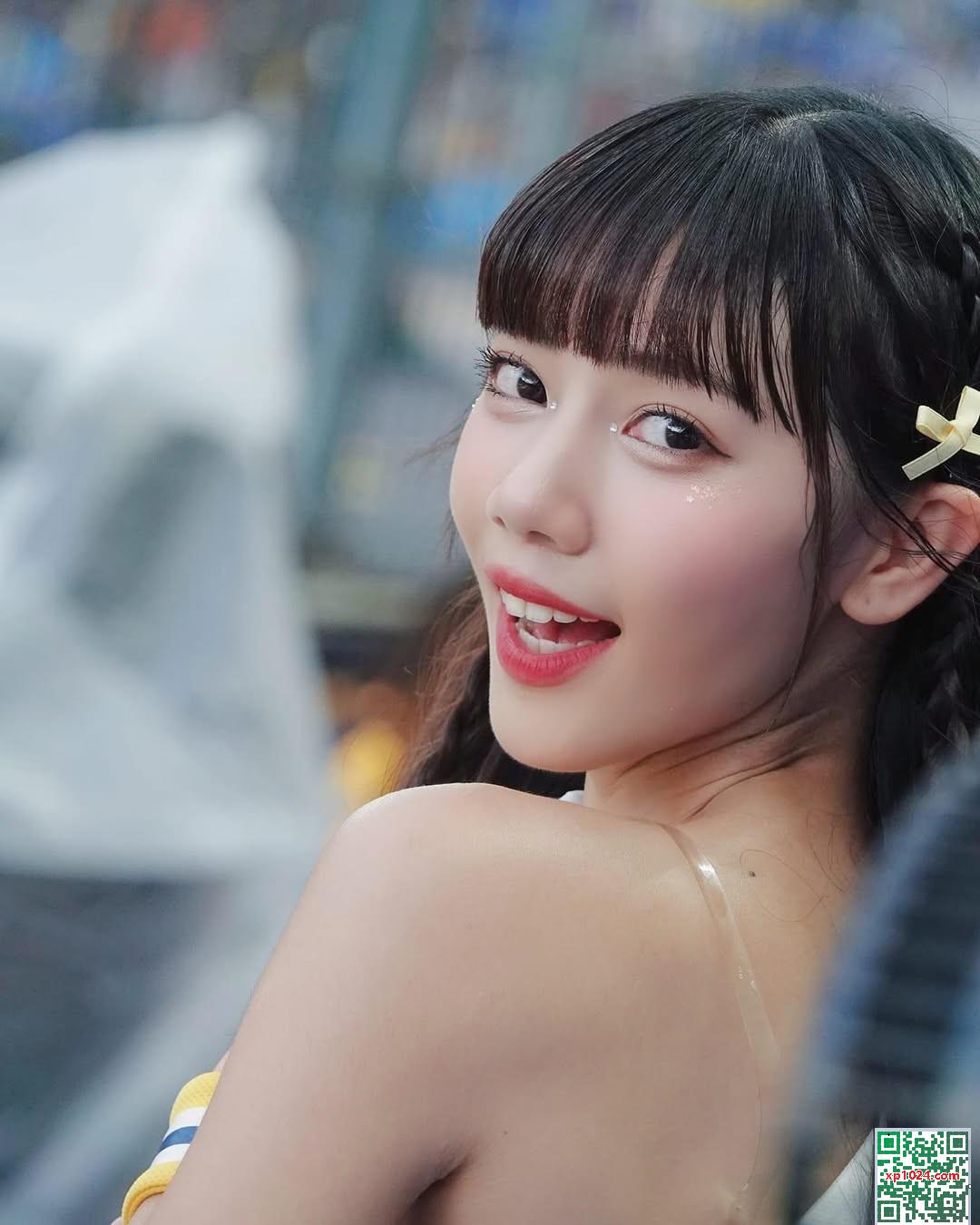 « Abby_lin Xialei » Tempérament de reine avec une taille mince et des seins (34p)
