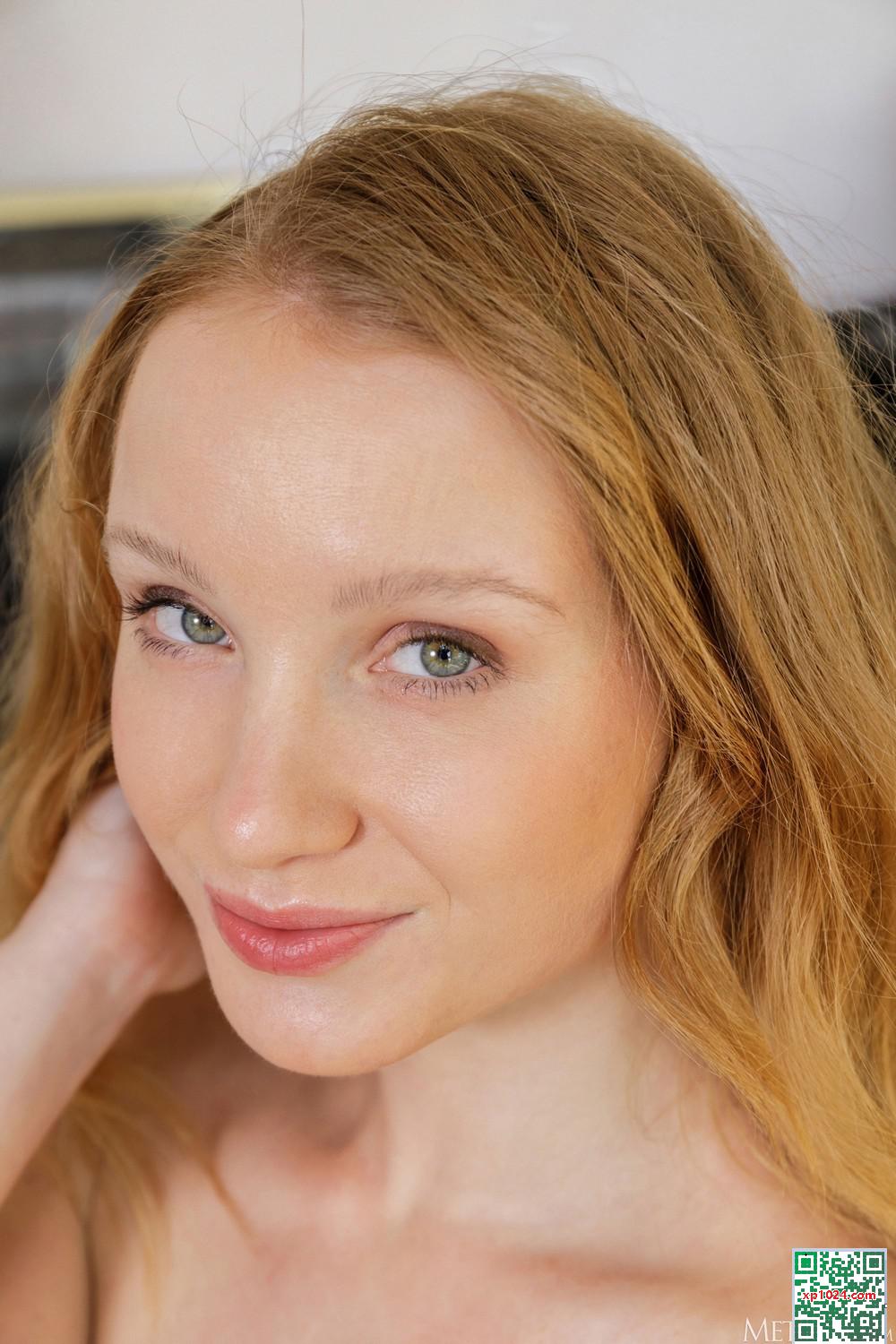 (MetArt) 21 mars 2025 &#8211; Dana Red &#8211; naturellement rayonnant (122p)