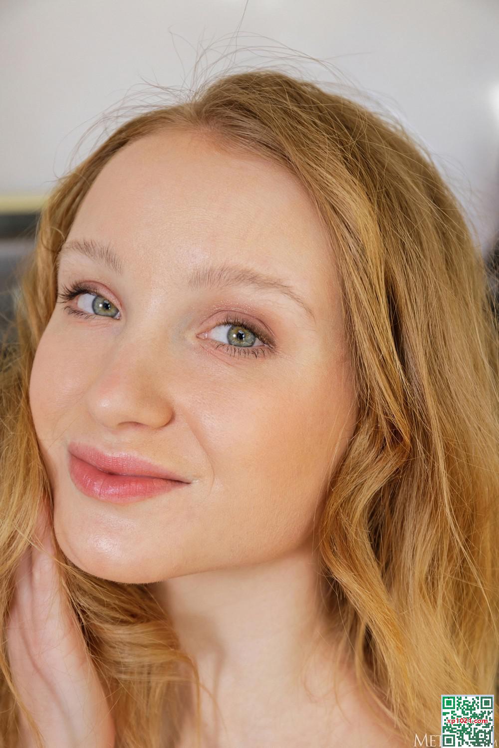 (MetArt) 21 mars 2025 &#8211; Dana Red &#8211; naturellement rayonnant (122p)