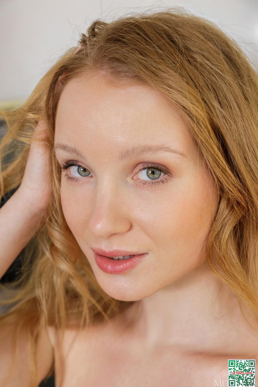 (MetArt) 21 mars 2025 &#8211; Dana Red &#8211; naturellement rayonnant (122p)