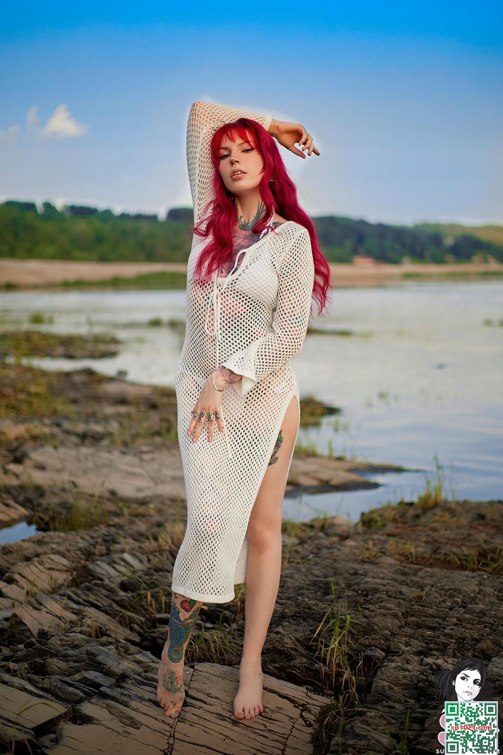 (Suicide Girls) 20 mars 2025 &#8211; Hellia &#8211; les sirènes existent (48p)