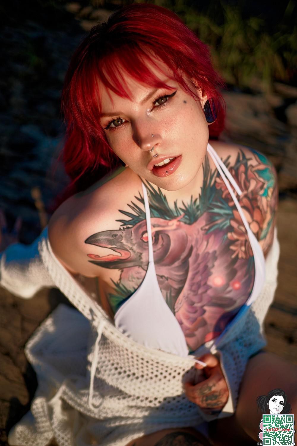 (Suicide Girls) 20 mars 2025 &#8211; Hellia &#8211; les sirènes existent (48p)