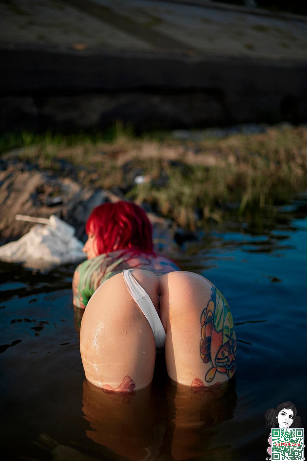 (Suicide Girls) 20 mars 2025 &#8211; Hellia &#8211; les sirènes existent (48p)