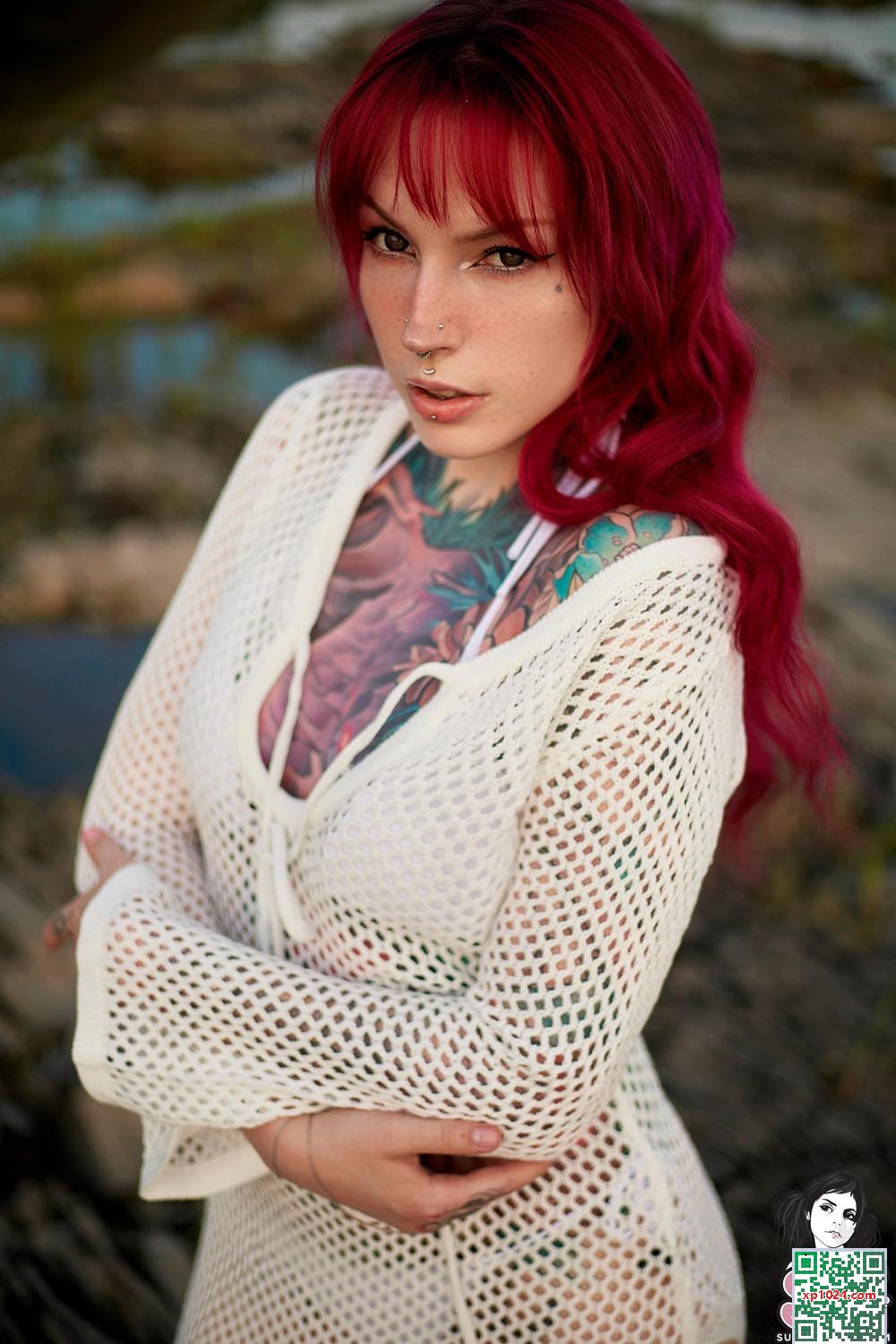 (Suicide Girls) 20 mars 2025 &#8211; Hellia &#8211; les sirènes existent (48p)