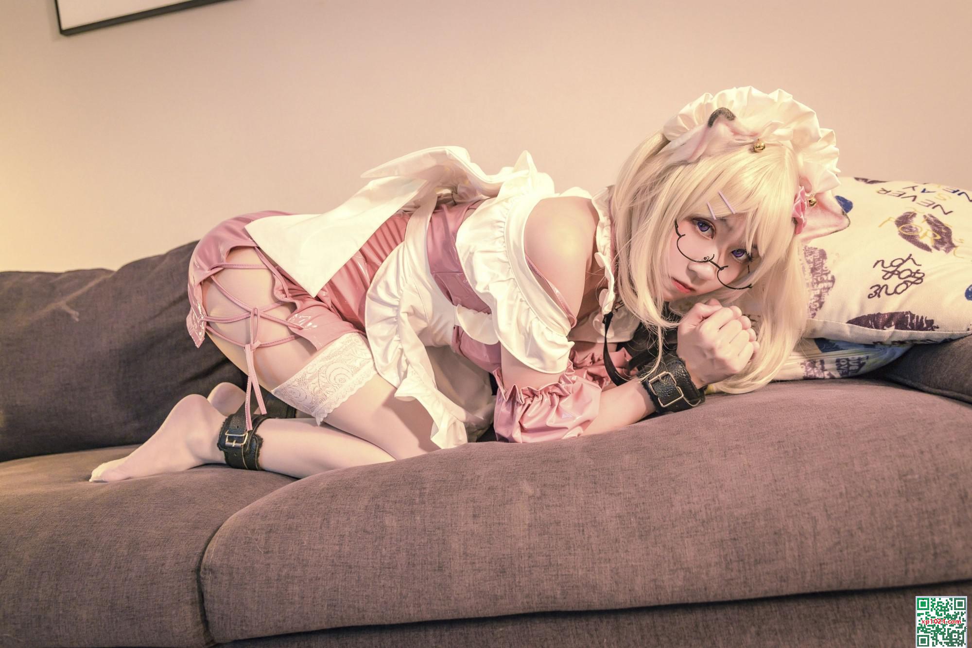 (مجموعة على الإنترنت) سنوات الحياة &#8220;Pink Maid&#8221; Pink Maid &#8220;Pink Maid&#8221; الحصري (48 نقطة)