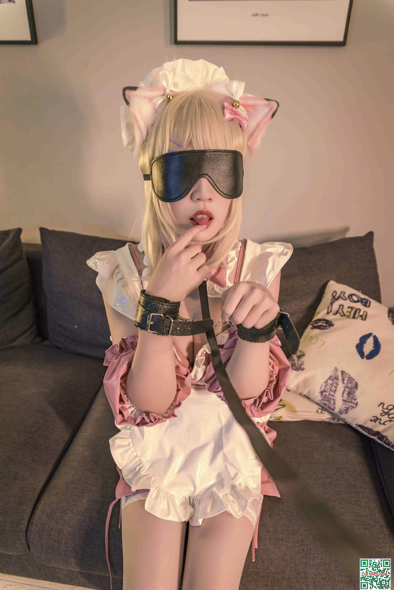 (مجموعة على الإنترنت) سنوات الحياة &#8220;Pink Maid&#8221; Pink Maid &#8220;Pink Maid&#8221; الحصري (48 نقطة)