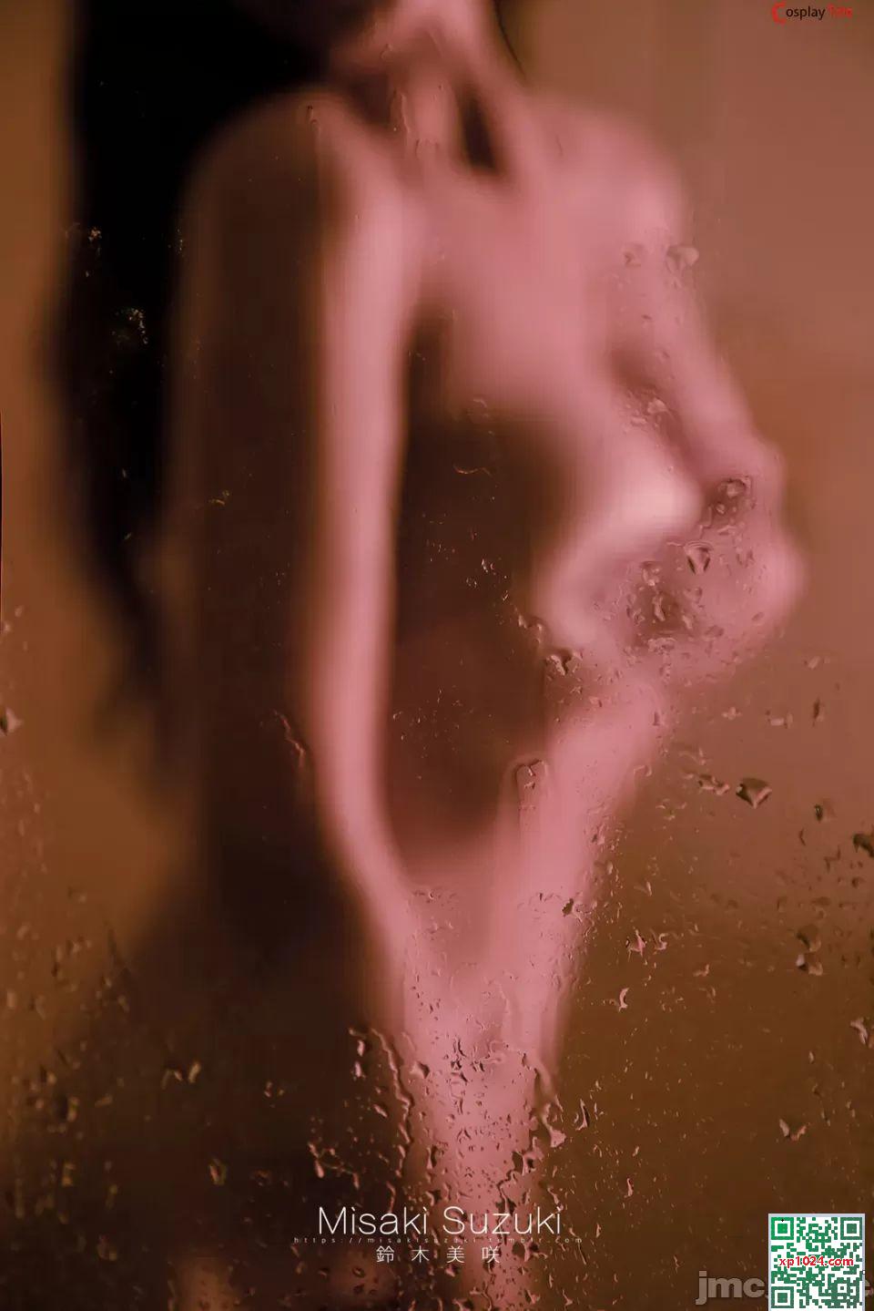 Suzuki Misaki &#8211; Salle de bain (55p)