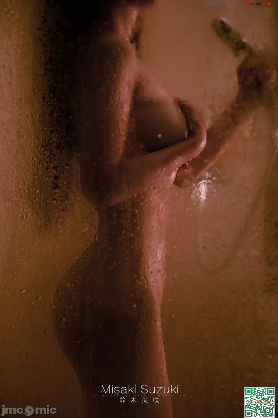 Suzuki Misaki &#8211; Salle de bain (55p)