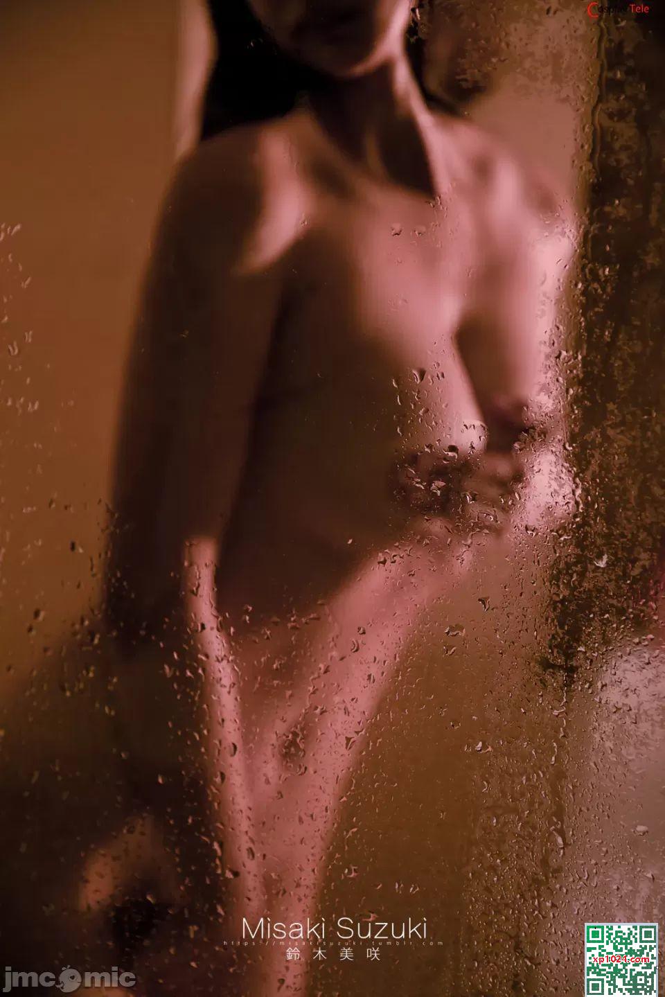 Suzuki Misaki &#8211; Salle de bain (55p)