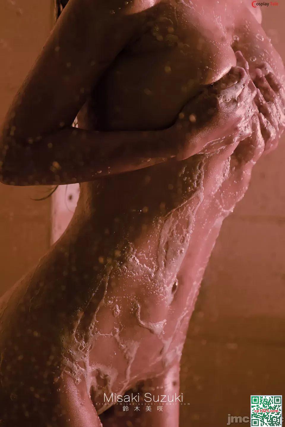 Suzuki Misaki &#8211; Salle de bain (55p)