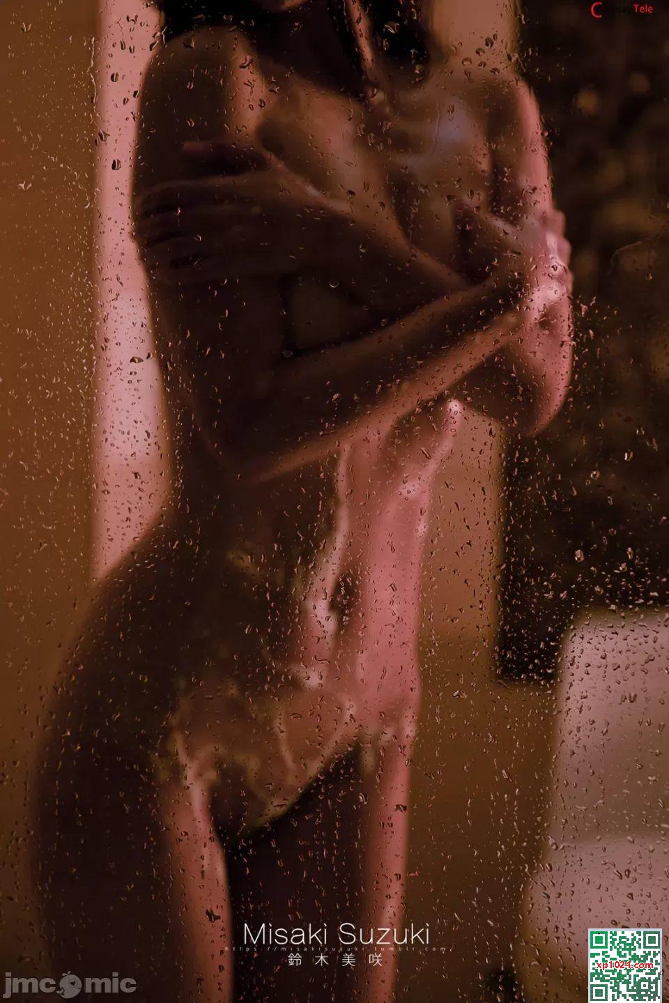 Suzuki Misaki &#8211; Salle de bain (55p)