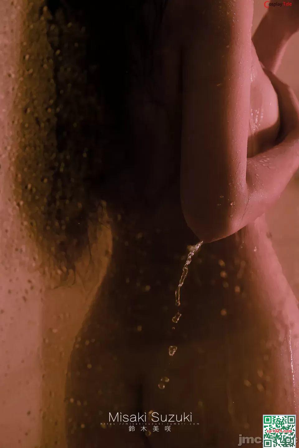 Suzuki Misaki &#8211; Salle de bain (55p)
