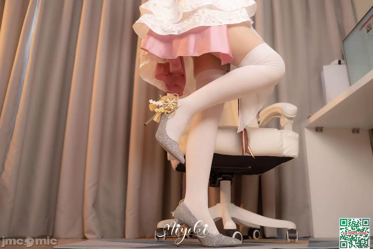 Misaki Suzuki &#8211; Je veux être votre idole (Yae Shinko Hanami) (36p)