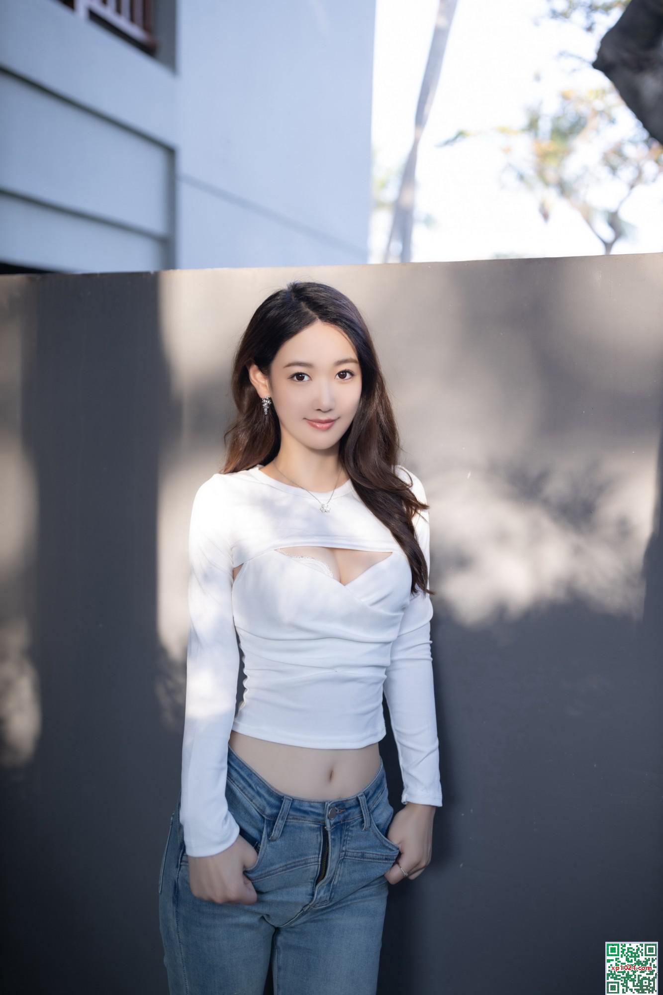 Tang Anqi Outdoor Jeans Photo (81p)