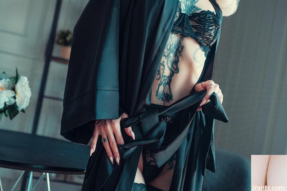 (Suicide Girls) 03 de março de 2025 &#8211; Pixi &#8211; Monroe (45p)