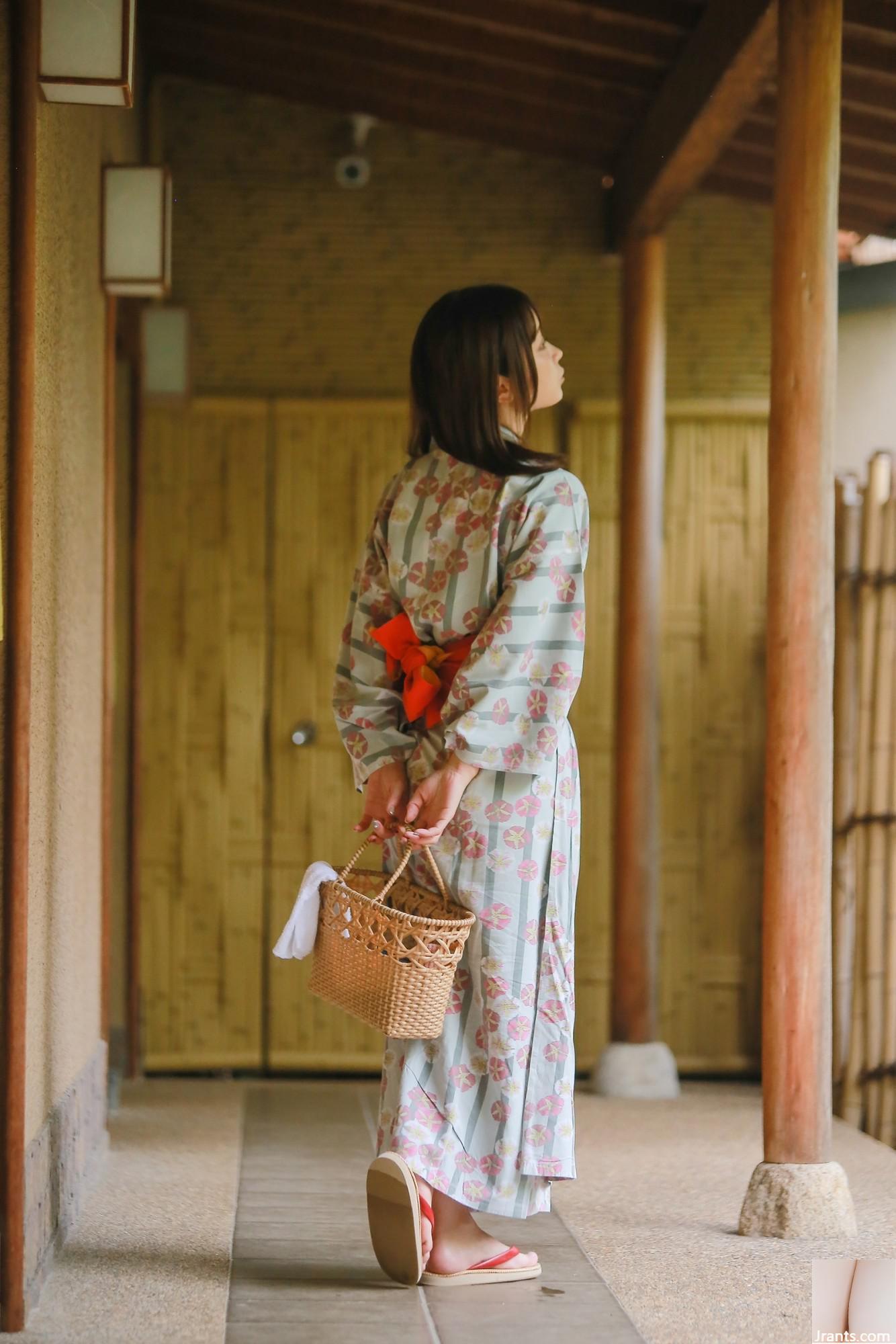 Fish &#8211; Shimoe Koharu Origin (33p)