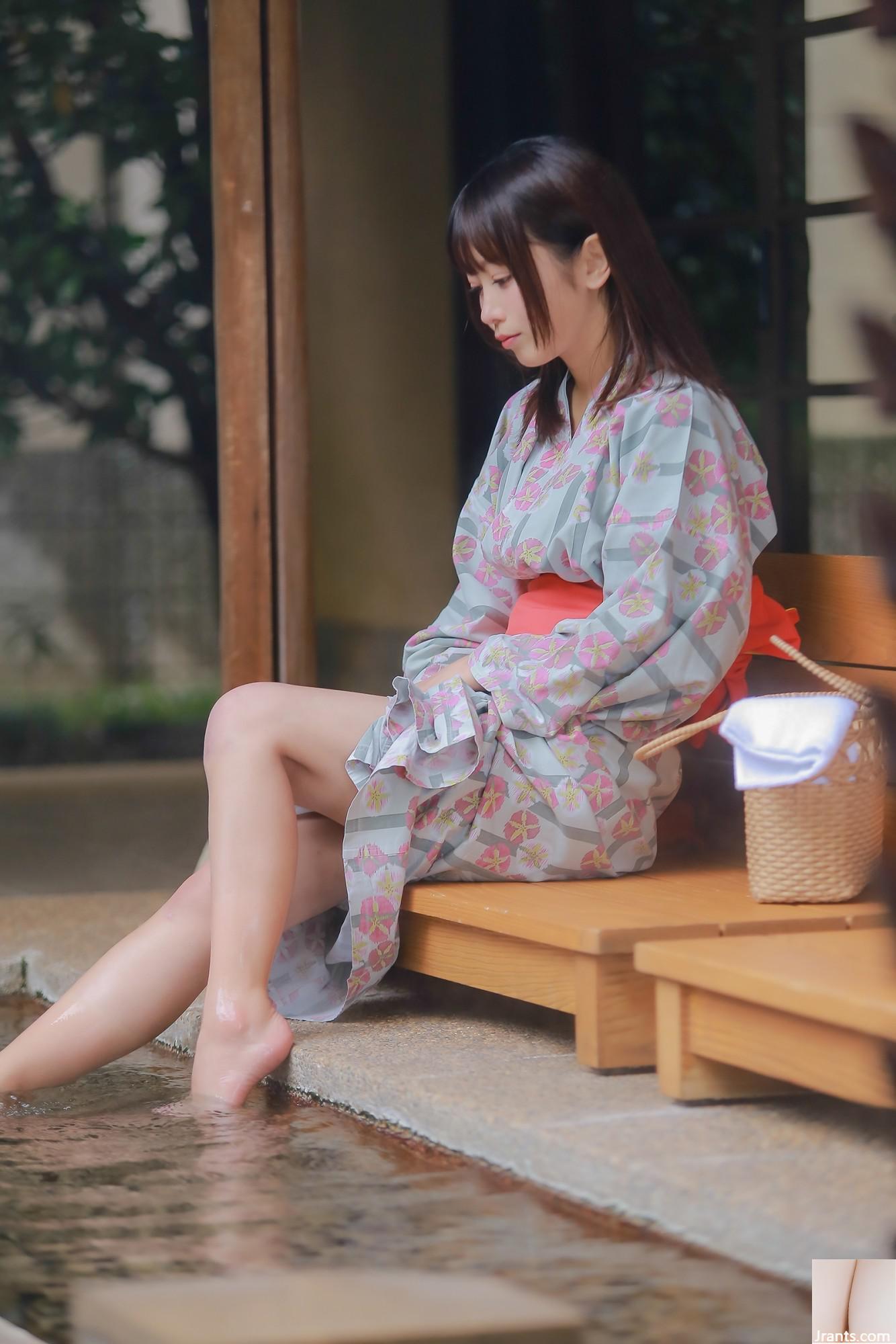 Fish &#8211; Shimoe Koharu Origin (33p)