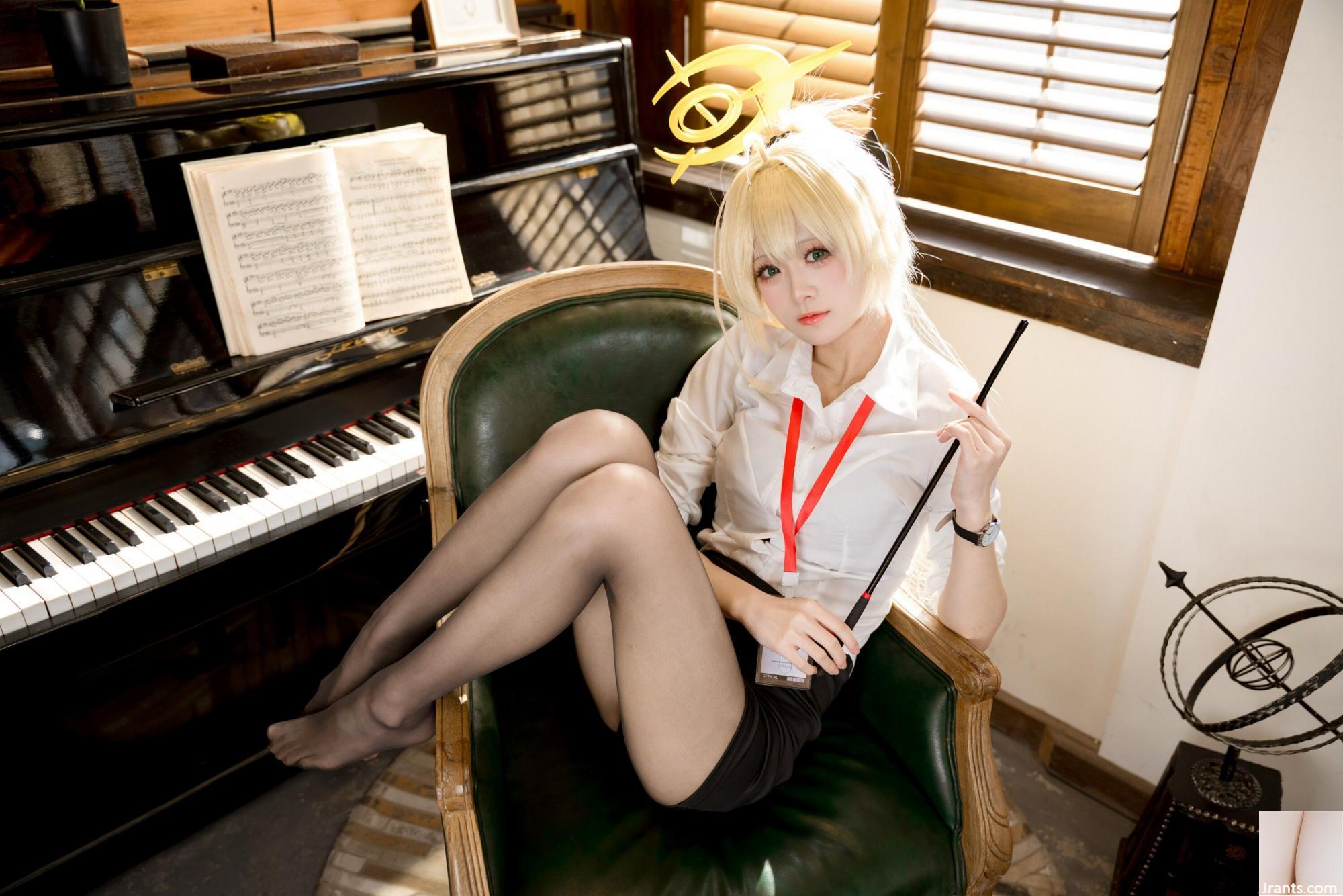 (مجموعة عبر الإنترنت) Girl Girl Jiuqi Meow &#8220;Smiling Smiling&#8221; VIP Exclusive (56p)