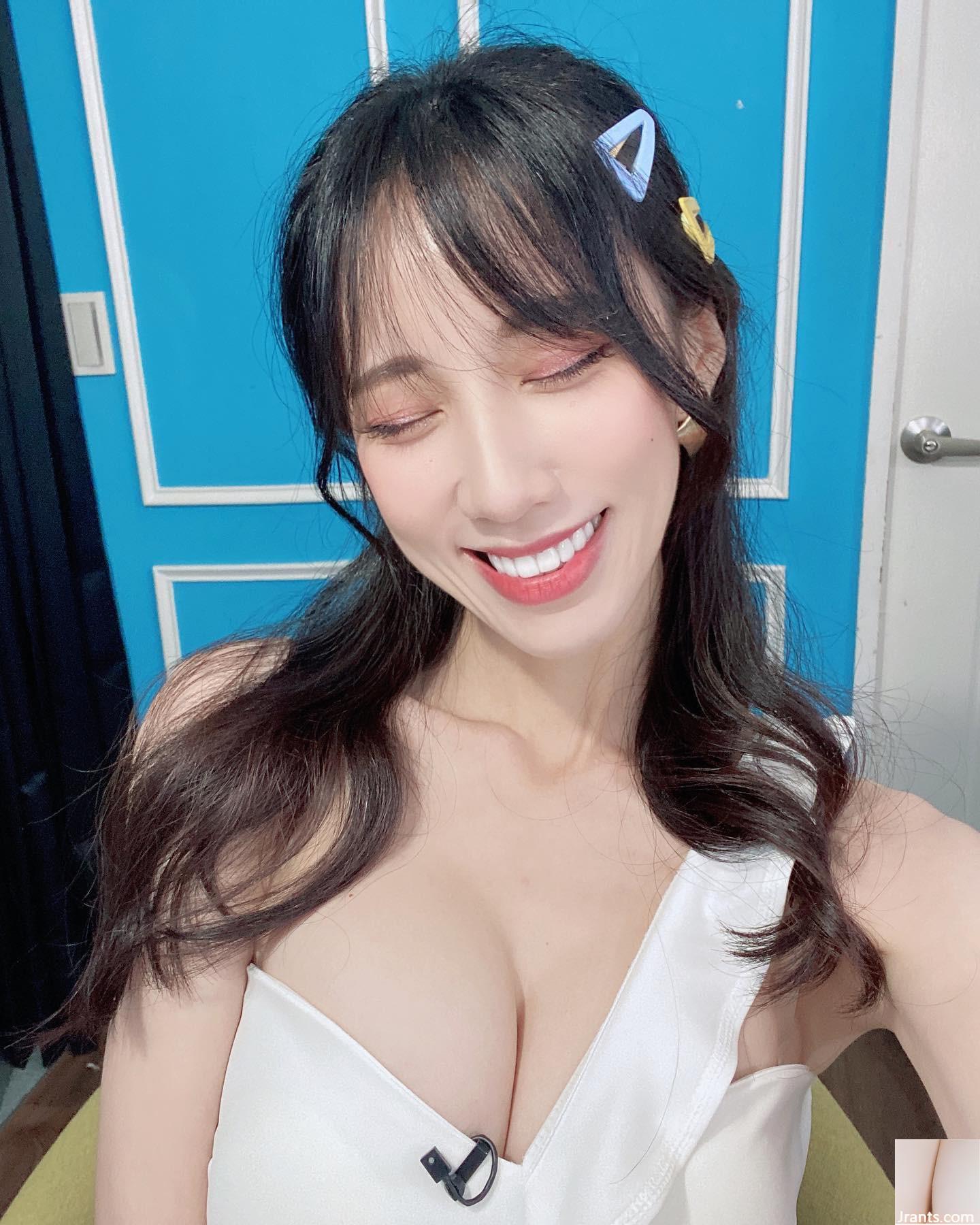 Huang Qiaoxin ، هنرمند تایوان (17p)