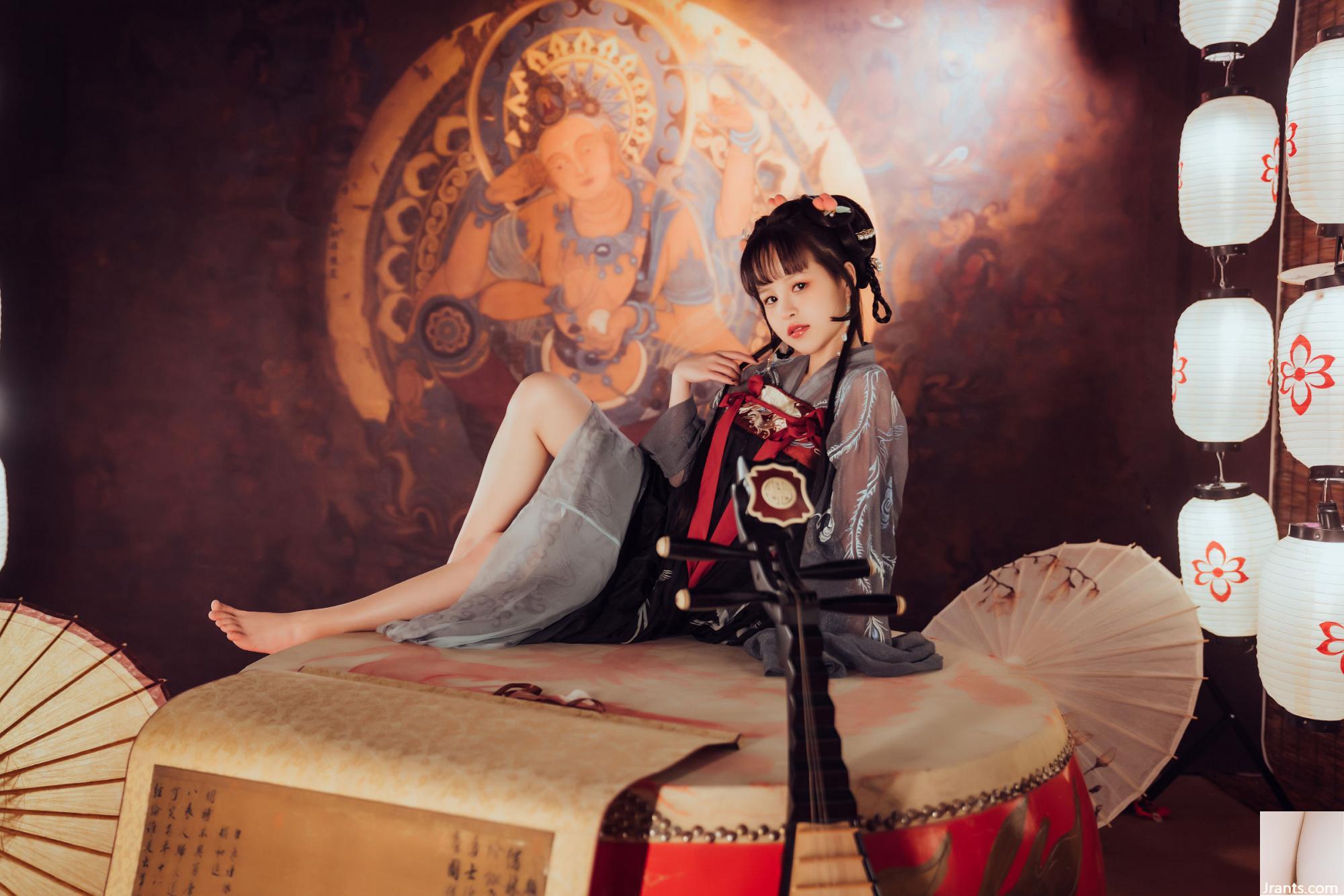 ZZ Dazzled &#8220;Pipa Jing Little&#8221; (100p)