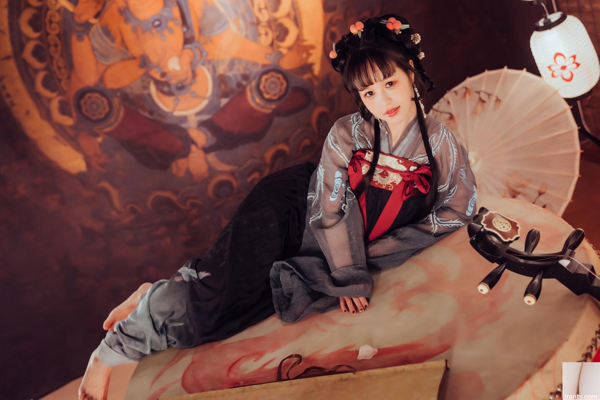 ZZ Dazzled &#8220;Pipa Jing Little&#8221; (100p)