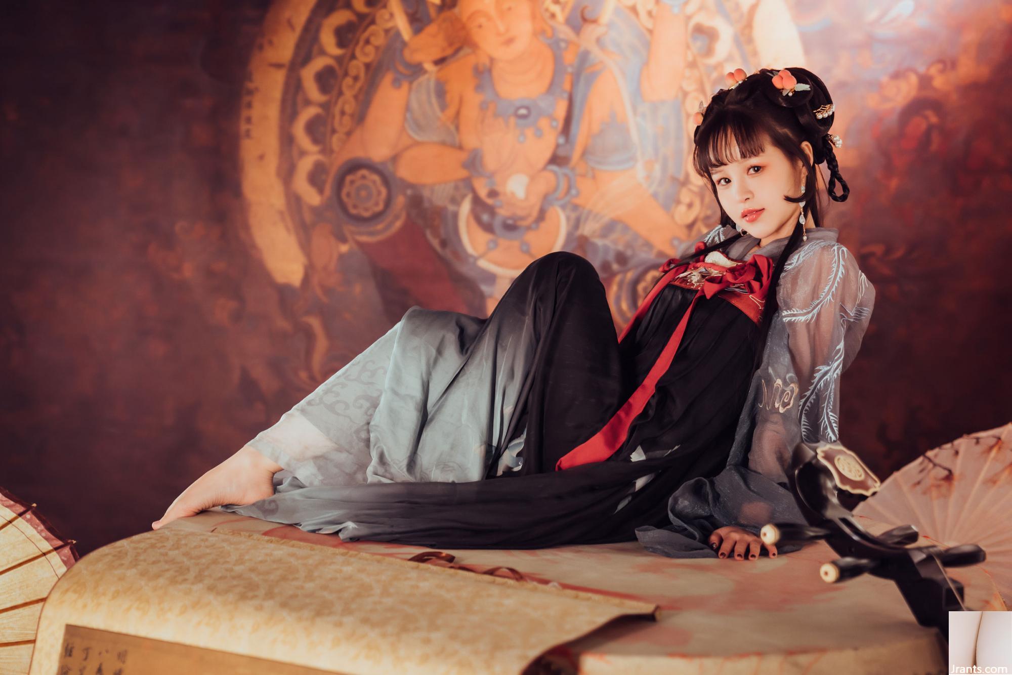 ZZ Dazzled &#8220;Pipa Jing Little&#8221; (100p)